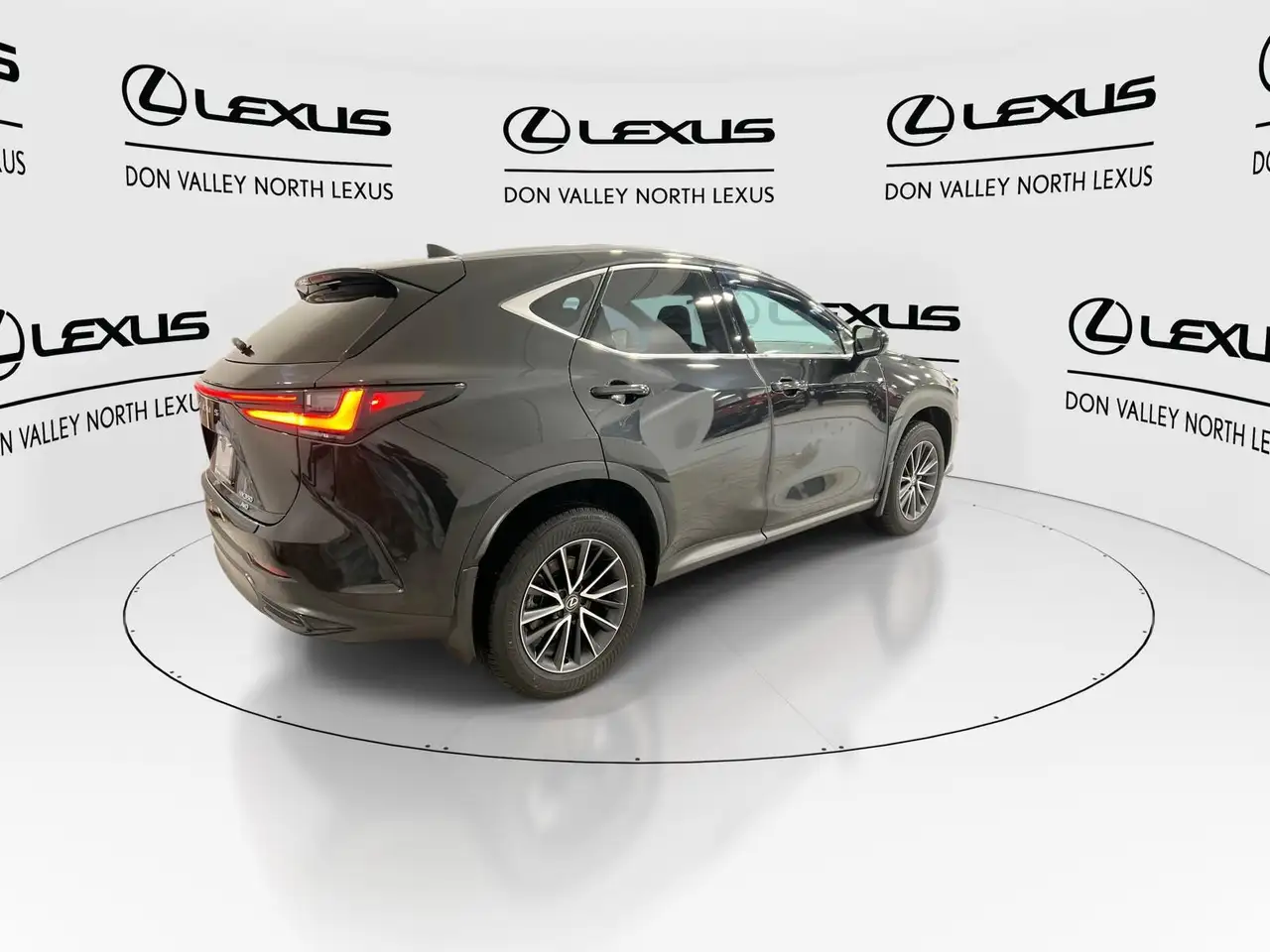 Lexus NX снимка Lexus NX
