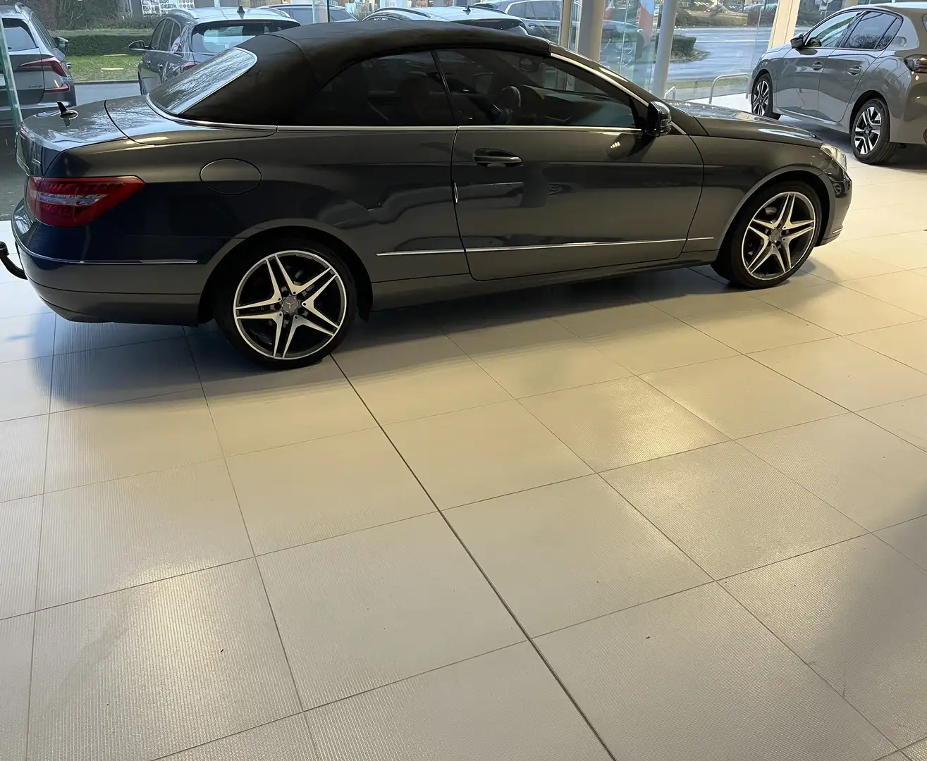 Mercedes-Benz E 220 CABRIOLET+CDI+BE+Avantgarde+Start/Stop Grijs - 1