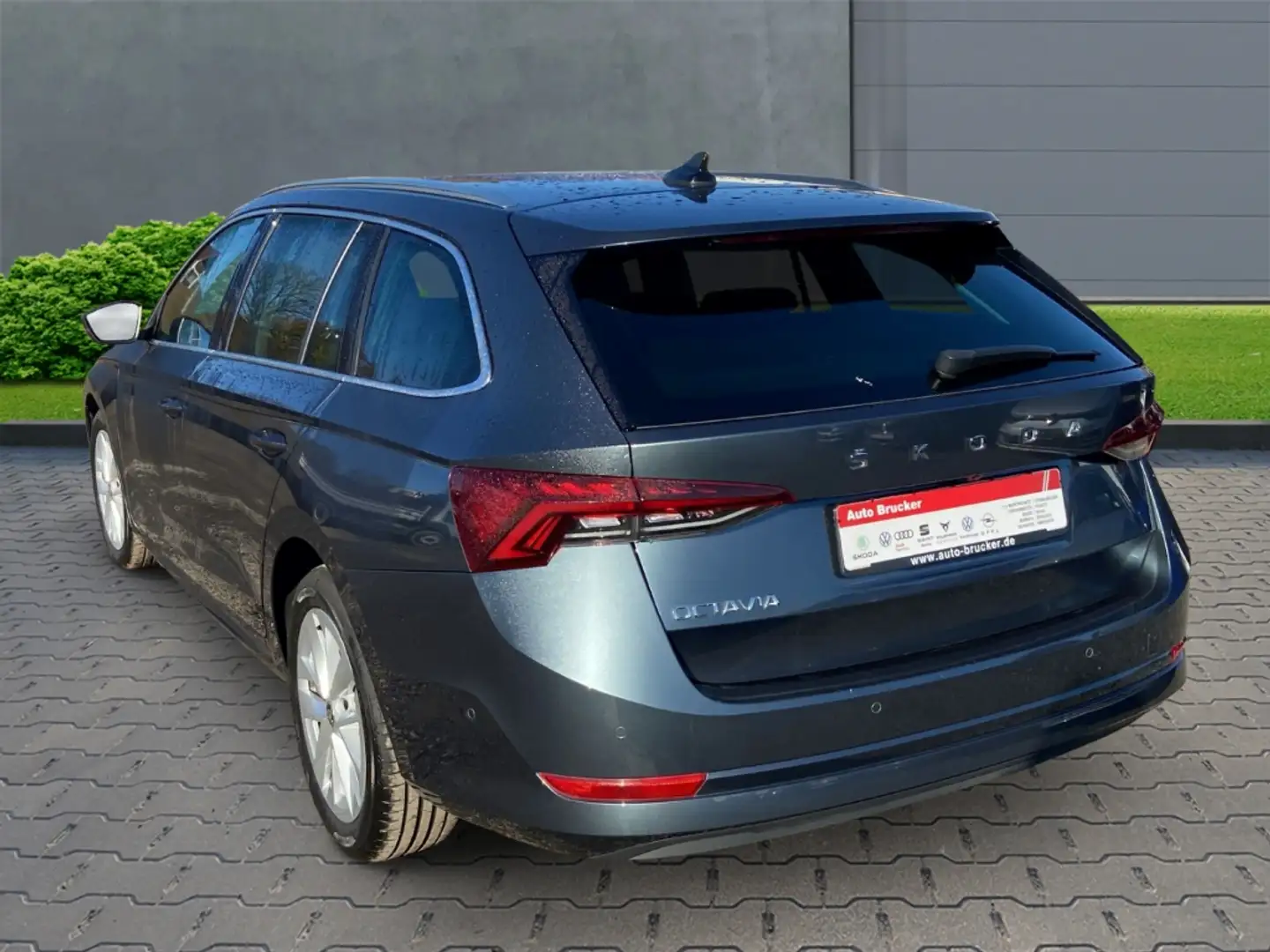 Skoda Octavia Combi Style 2.0 TDI+Navi+Alufelgen+Klimaautomatik Grau - 2