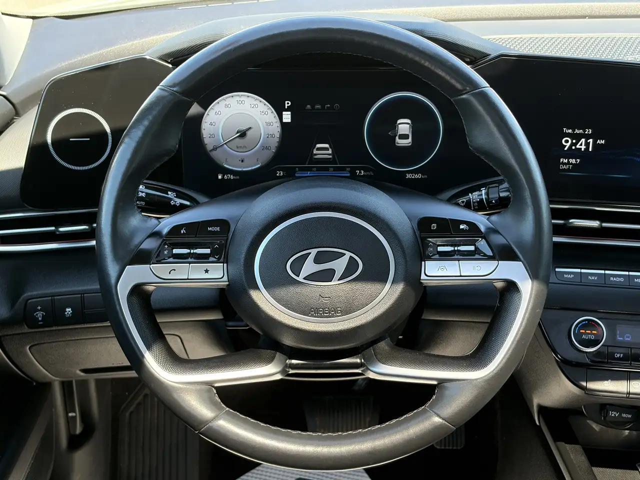 Hyundai ELANTRA снимка Hyundai ELANTRA