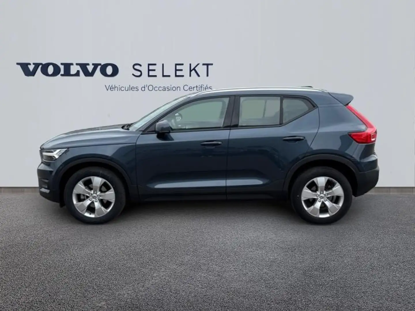 Volvo XC40 T3 163ch Momentum Geartronic 8 - 2