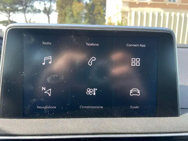 Peugeot 3008 view 13