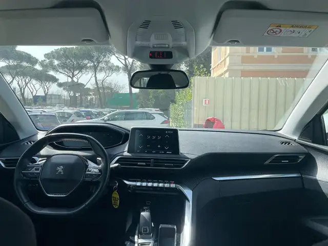 Peugeot 3008 view 8