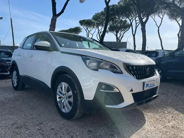 Peugeot 3008 view 2