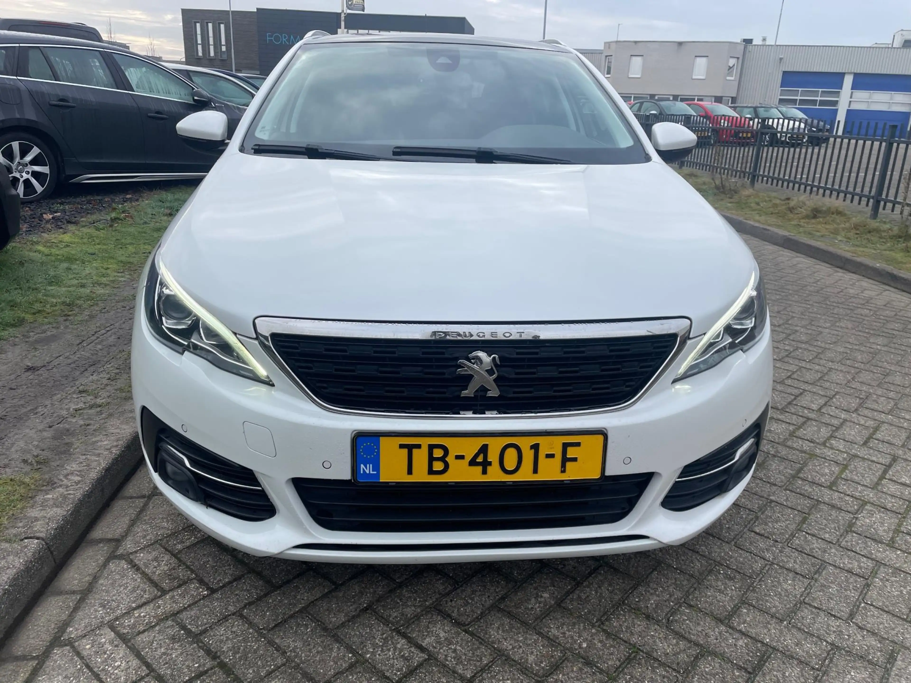 Peugeot 308 SW 1.6 BlueHDI Blue Lease Executive adaptief Cruis — photo 4