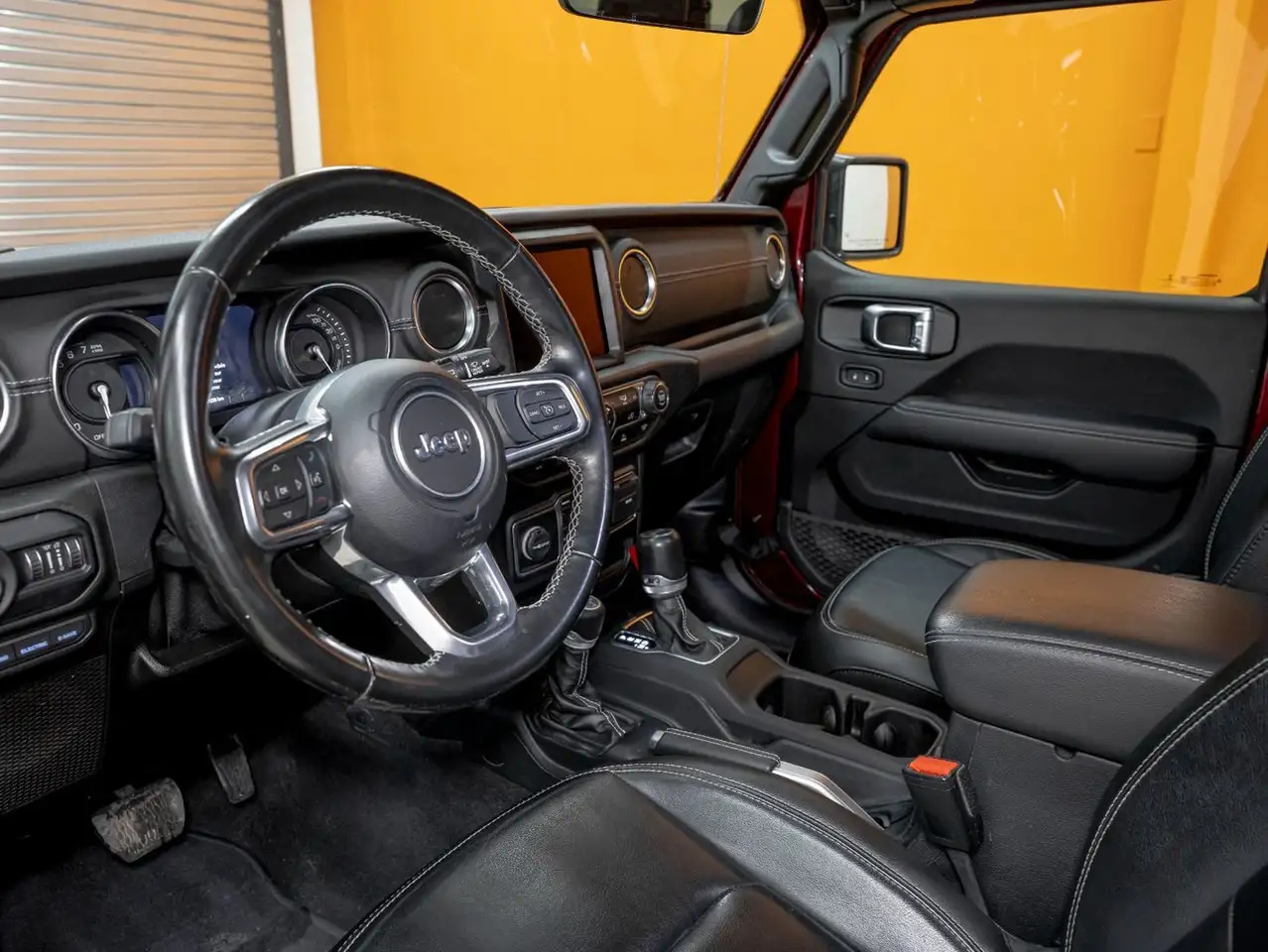 Jeep Wrangler снимка Jeep Wrangler