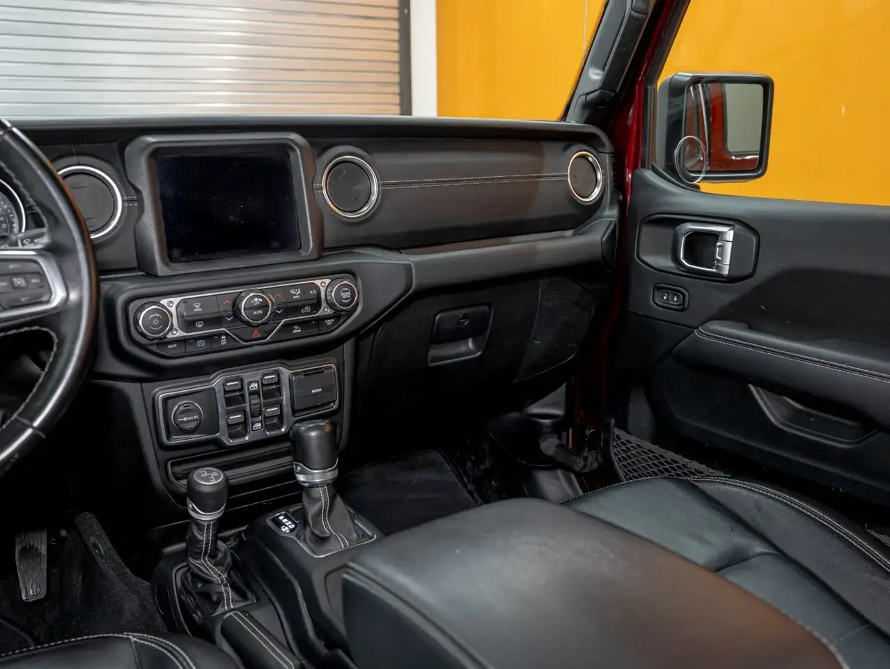 Jeep Wrangler снимка Jeep Wrangler