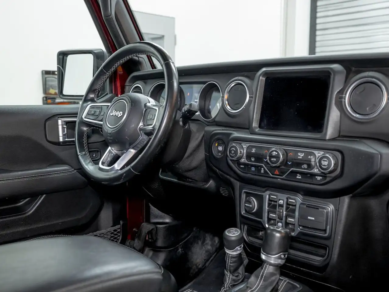 Jeep Wrangler снимка Jeep Wrangler