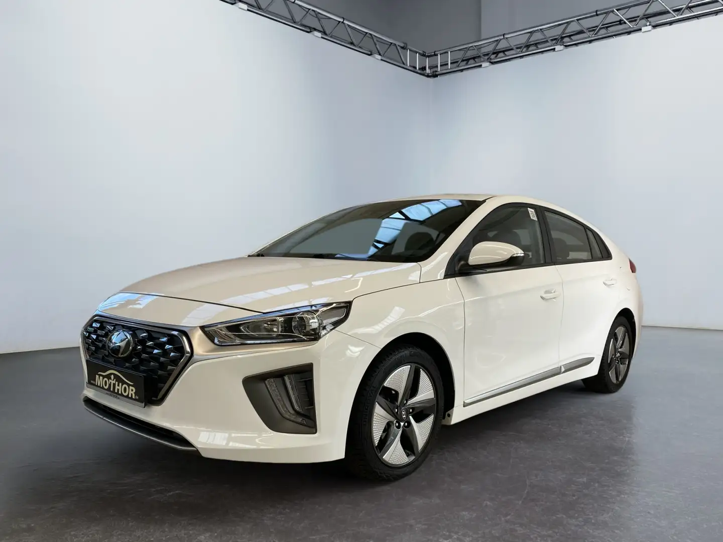 Hyundai IONIQ Trend 1.6 GDI DSG Smartlink Alarmanlage Weiß - 2
