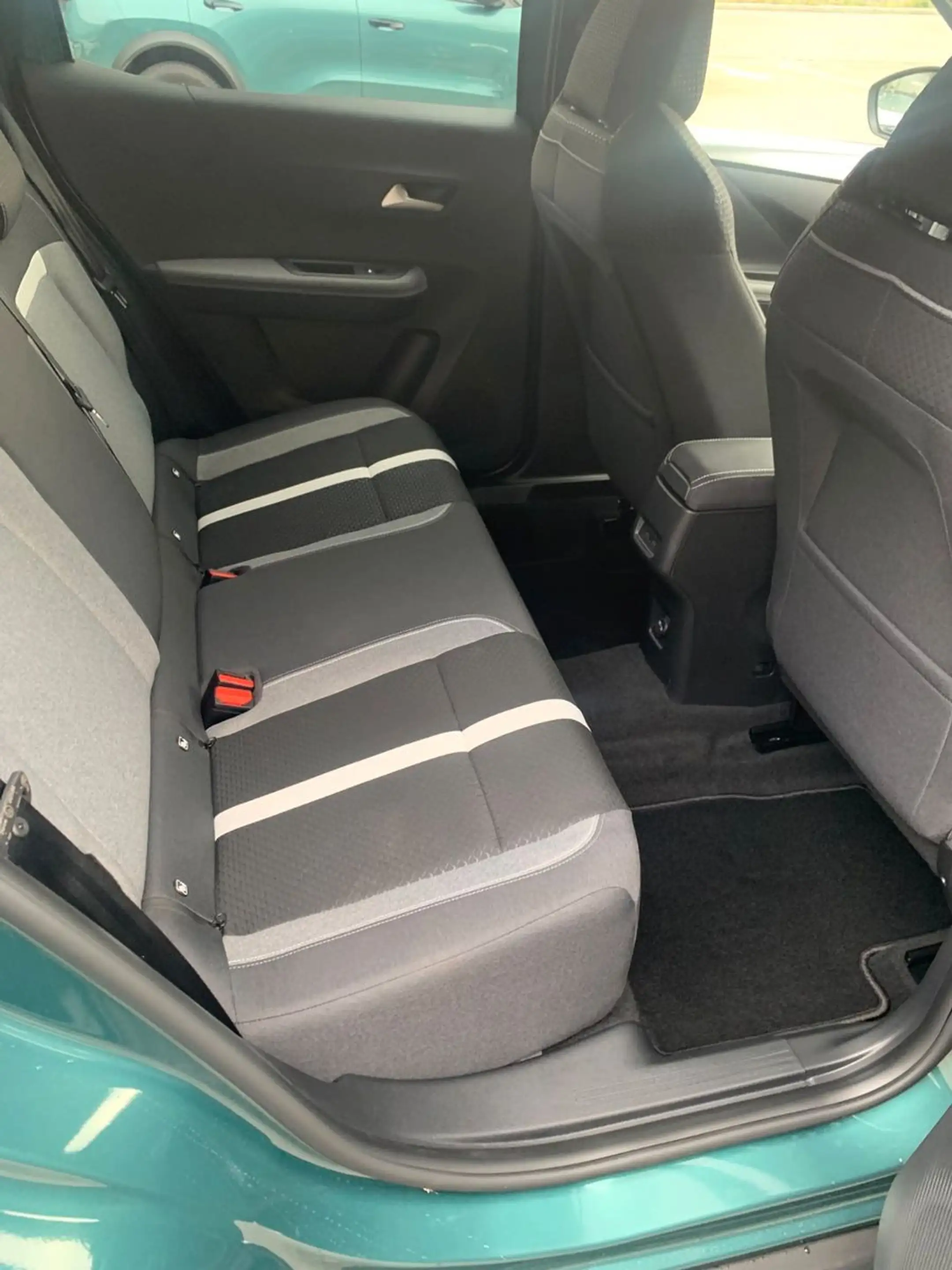 Opel Frontera GS 1.2 Hybrid 145 PS 5 Jahre Garantie — photo 16
