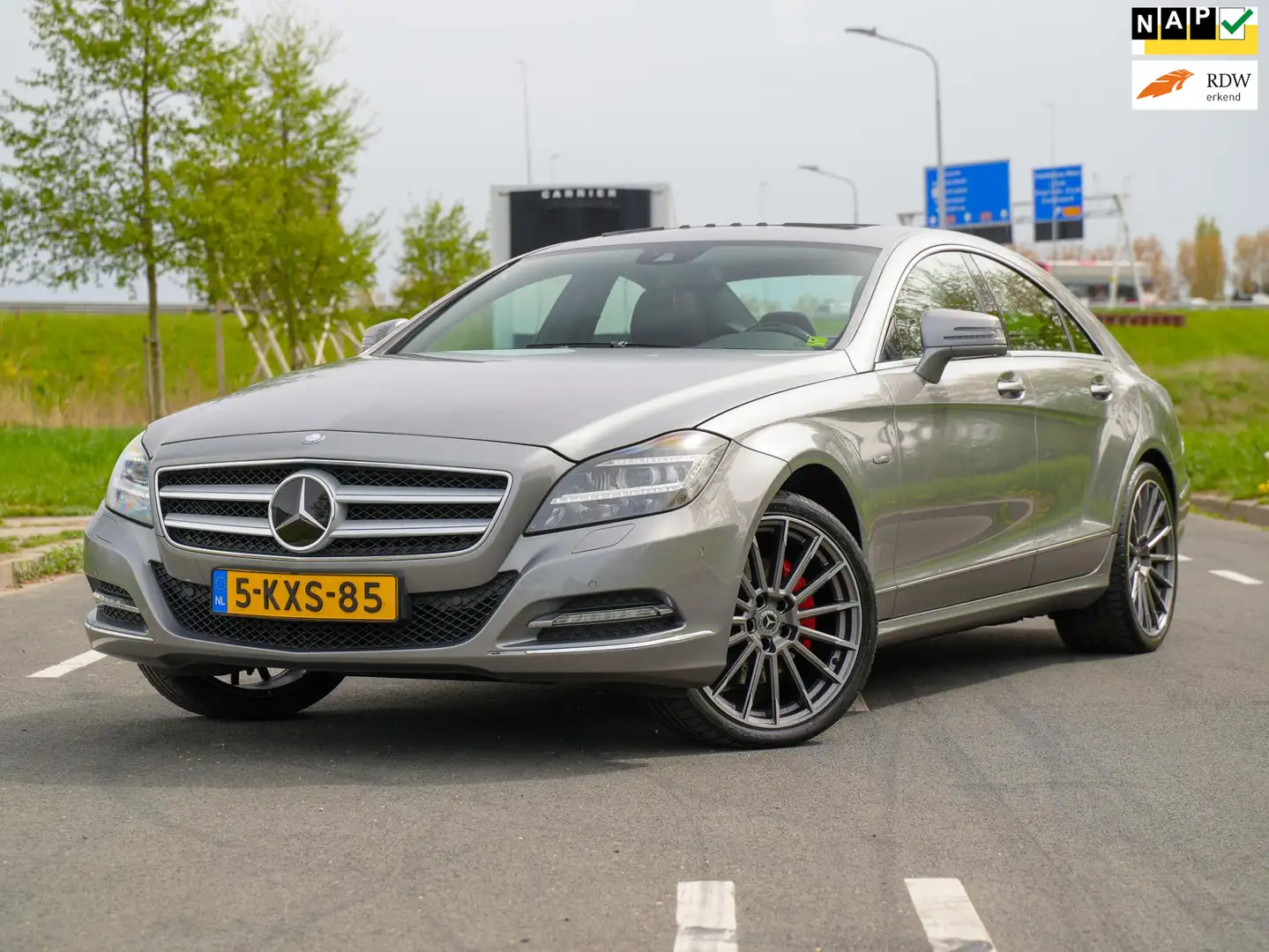 Mercedes-Benz CLS 350 CDI / Schuifdak / Leder / Achteruitrijcamera / 19i Grijs - 1