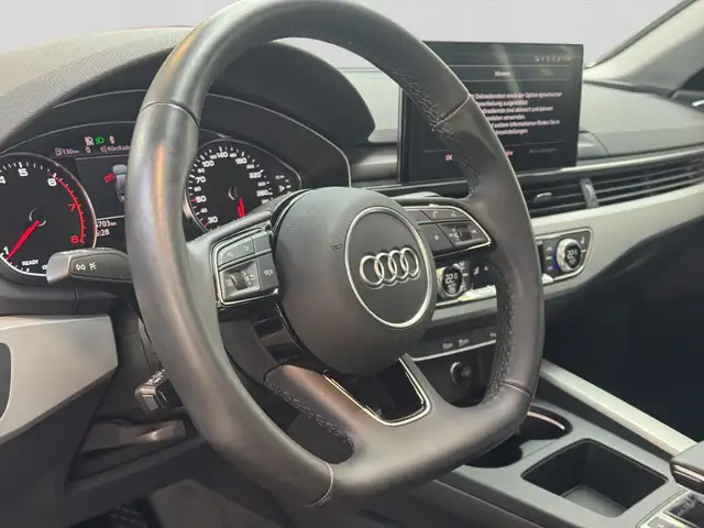 Audi A4 view 9