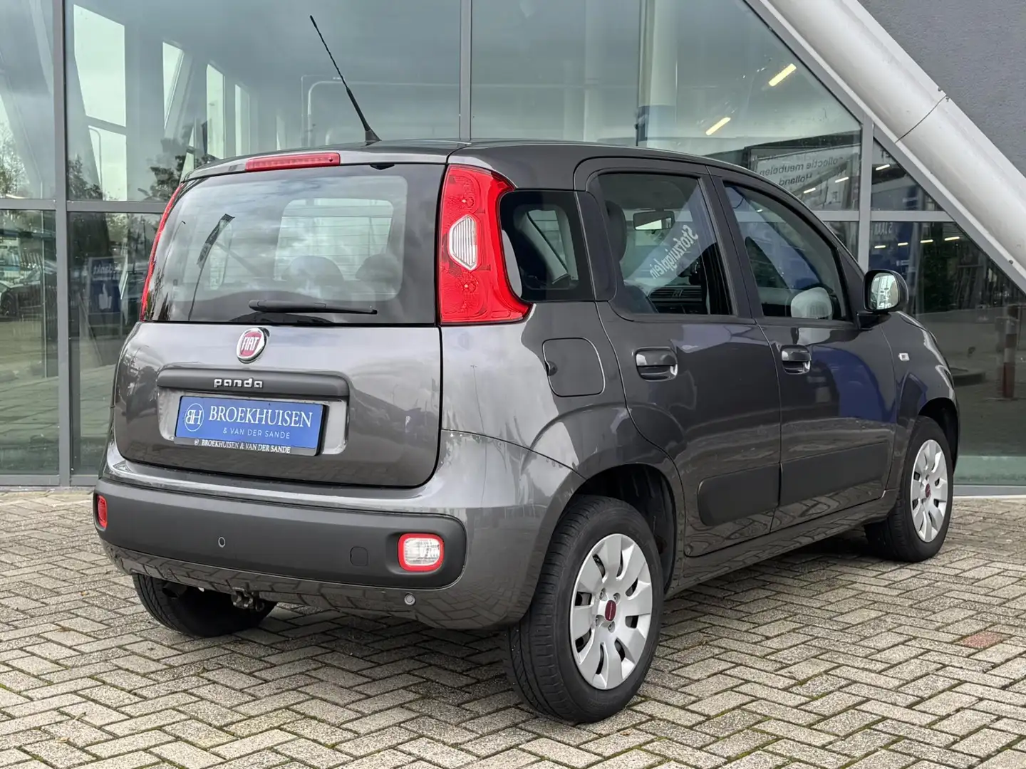 Fiat Panda 0.9 TwinAir Lounge Automaat / Trekhaak / Airco Gris - 2