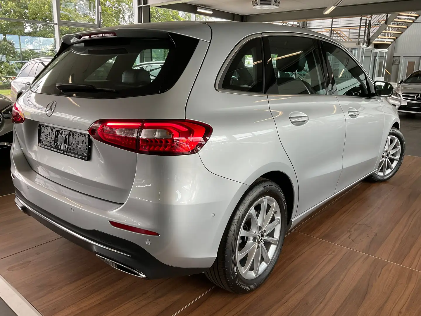 Mercedes-Benz B 180 B 180 KAMERA/SPUR/NAVI/GRA/PARKTRONIC Argent - 2