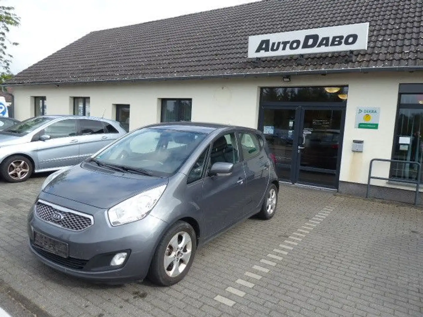 Kia Venga Spirit Grau - 1