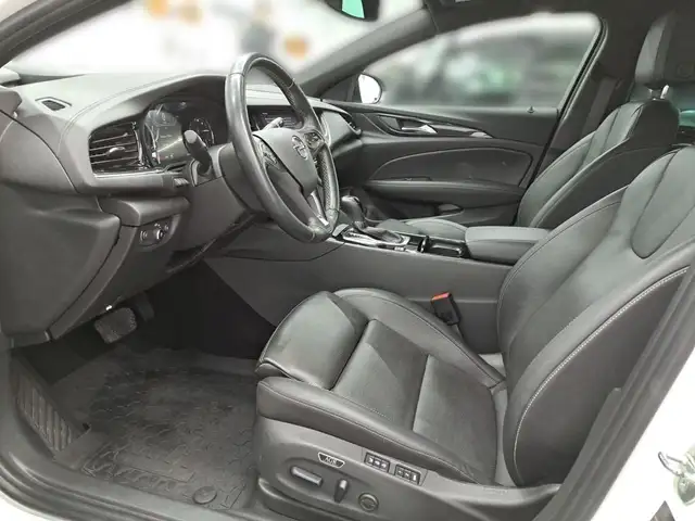 Opel Insignia view 10