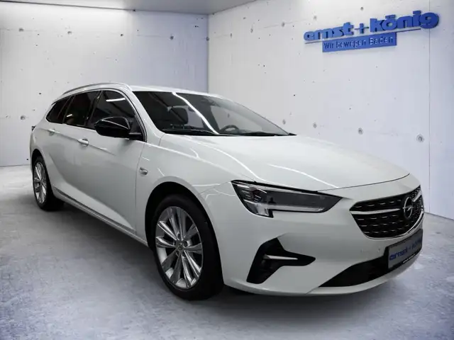 Opel Insignia view 2