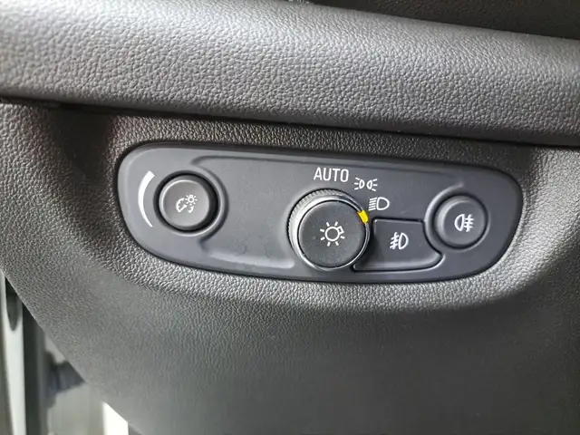 Opel Insignia view 12