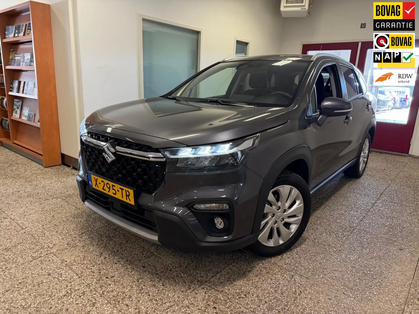 Suzuki S-Cross 1.5 Hybrid Select Automaat | All Season | NL auto Grijs - 1