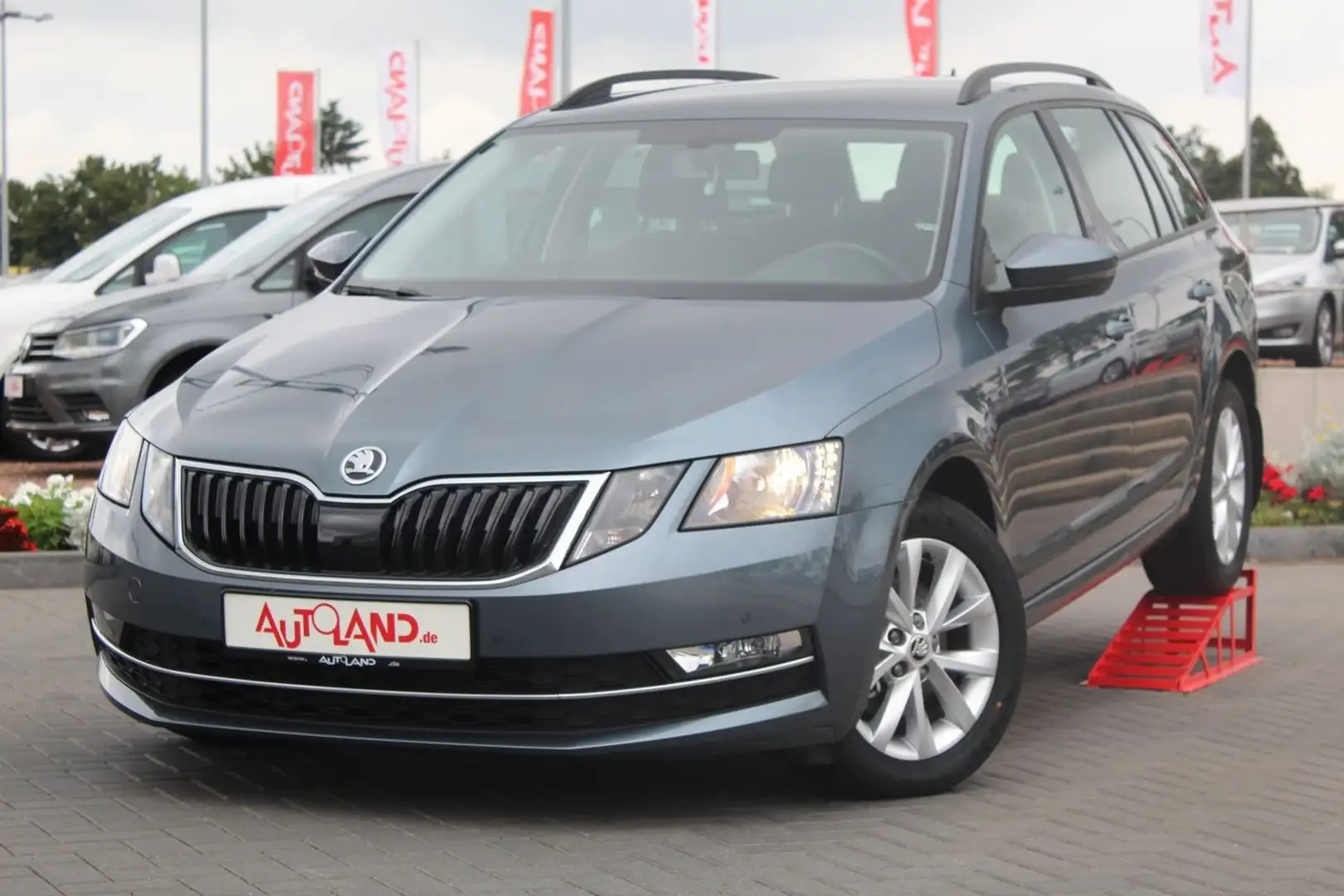 Skoda Octavia Combi 1.5 TSI DSG Navi Klimaaut. PDC Szary - 2