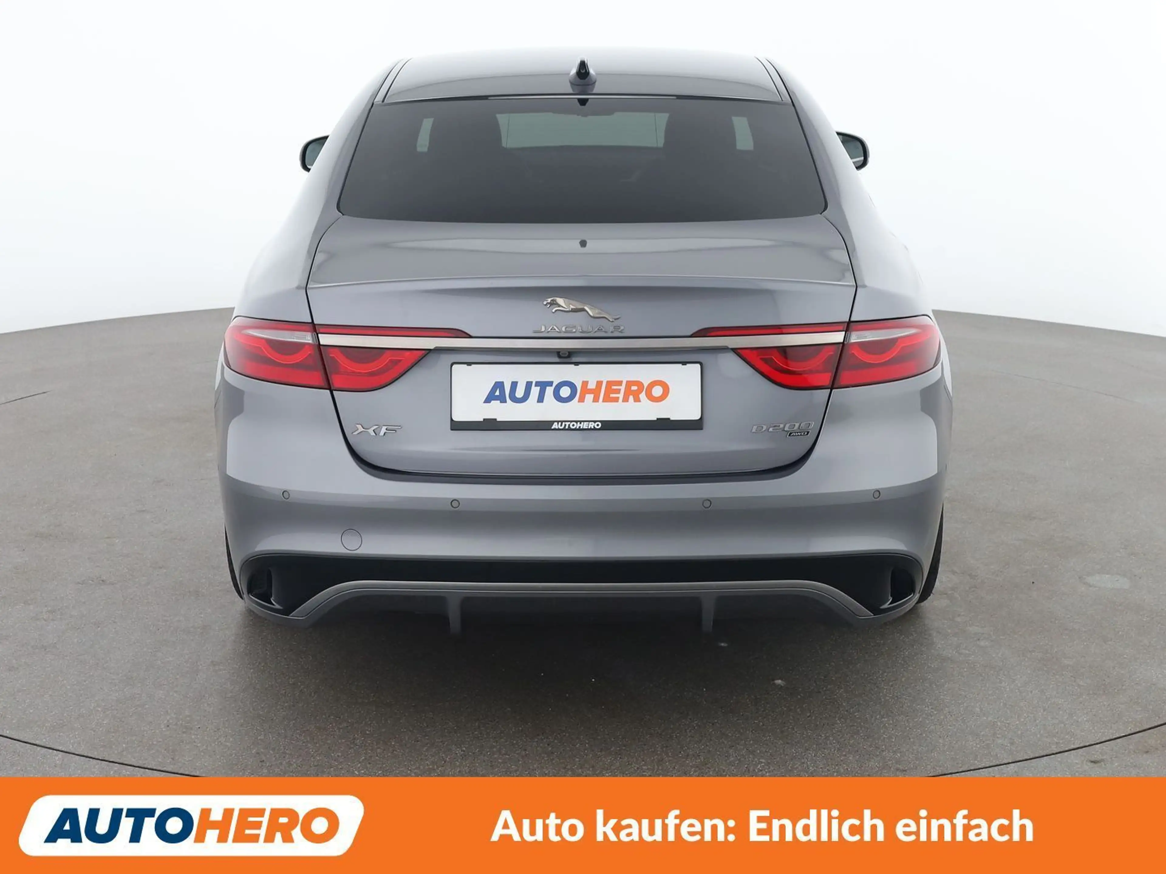 Jaguar XF D200 Mild-Hybrid R-Dynamic SE AWD — photo 5