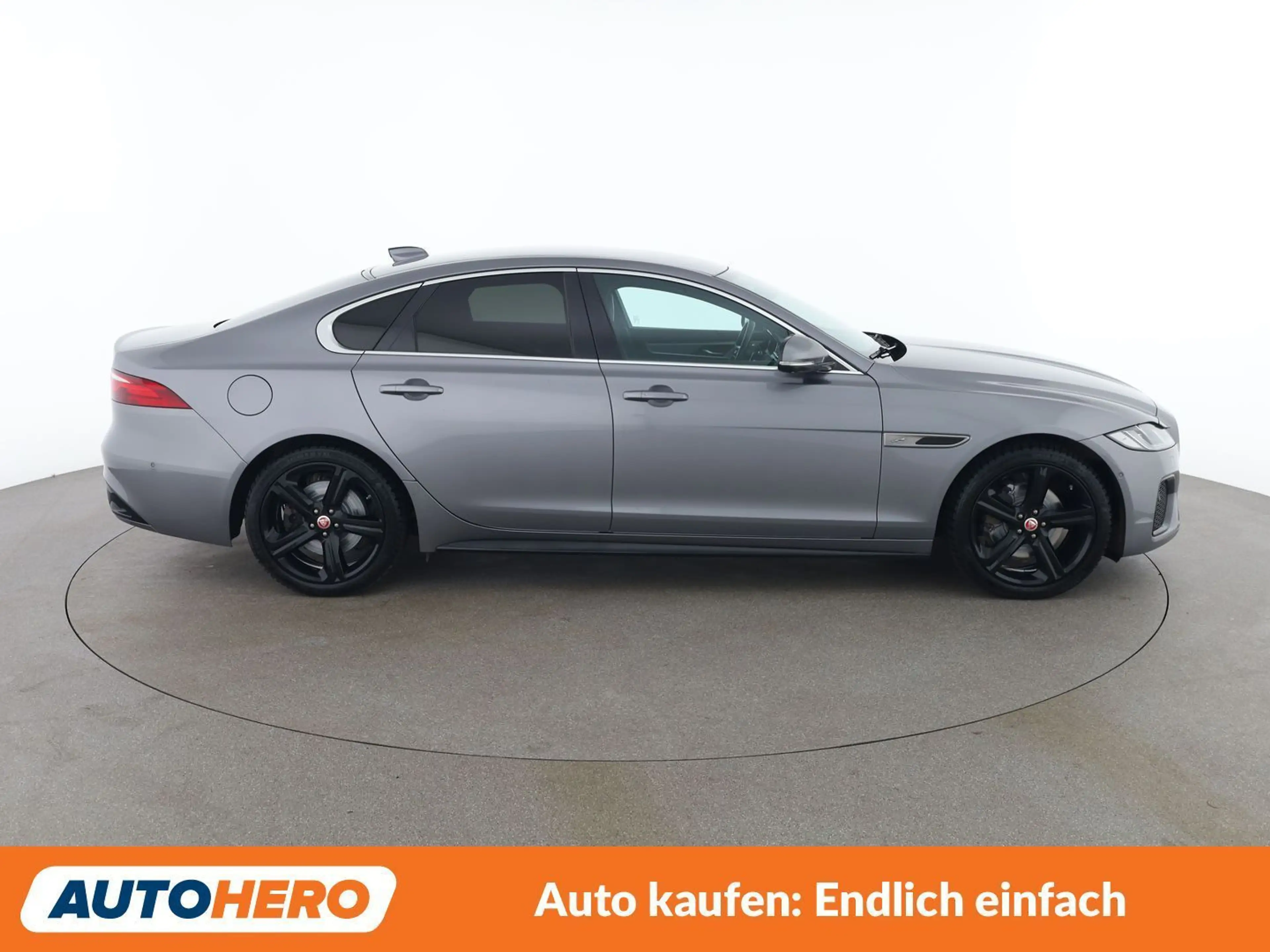 Jaguar XF D200 Mild-Hybrid R-Dynamic SE AWD — photo 7