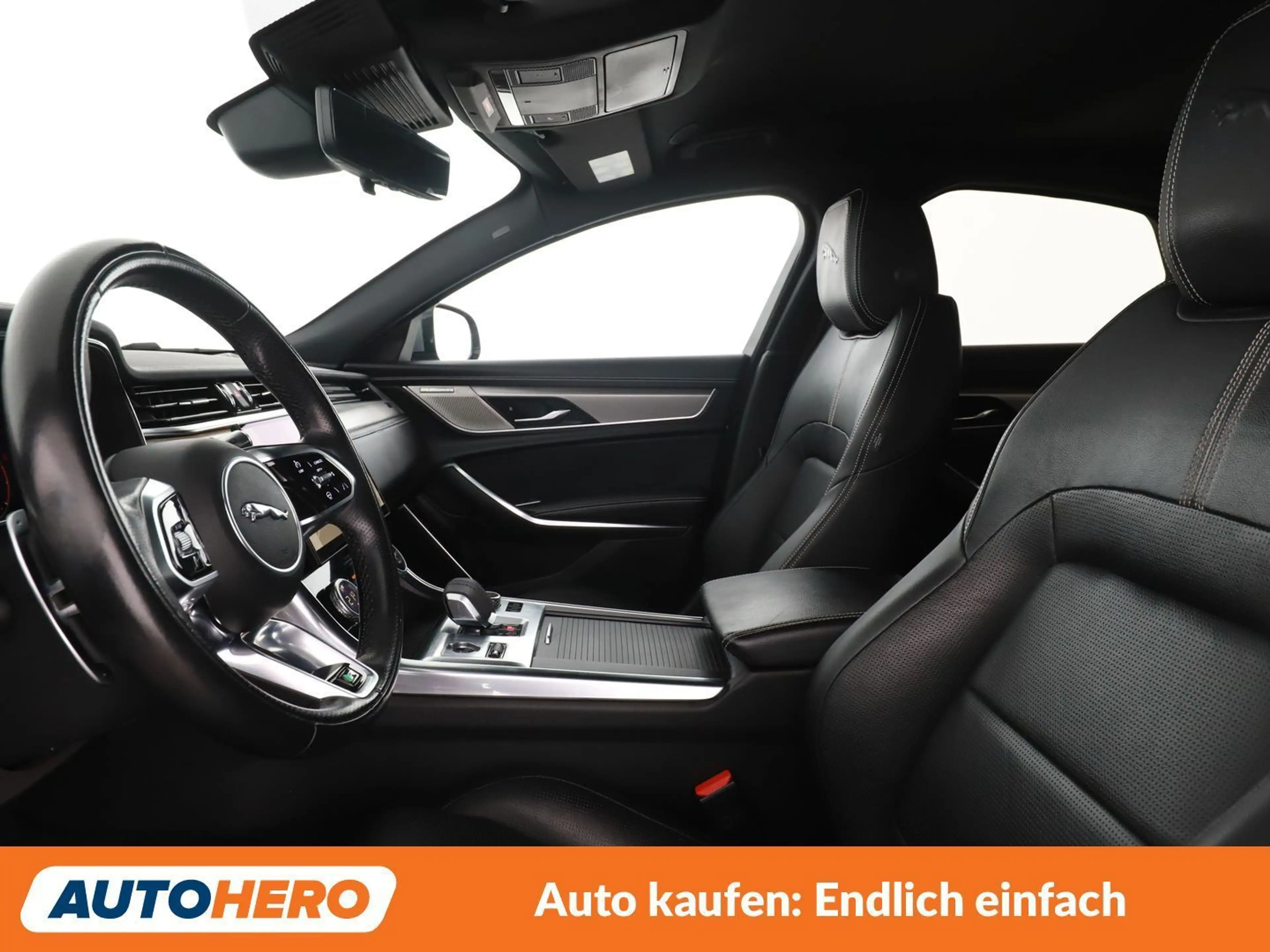 Jaguar XF D200 Mild-Hybrid R-Dynamic SE AWD — photo 10