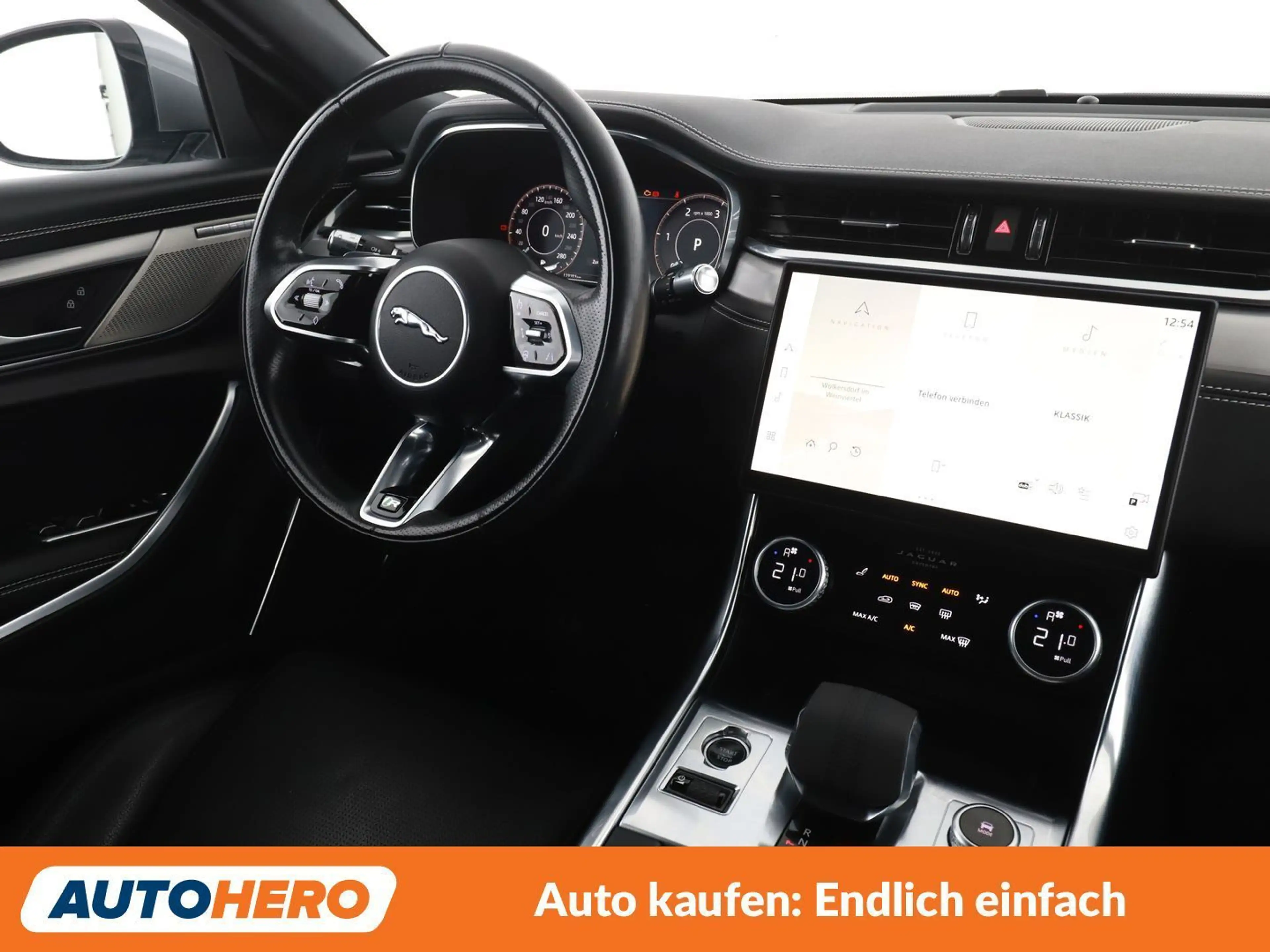Jaguar XF D200 Mild-Hybrid R-Dynamic SE AWD — photo 13
