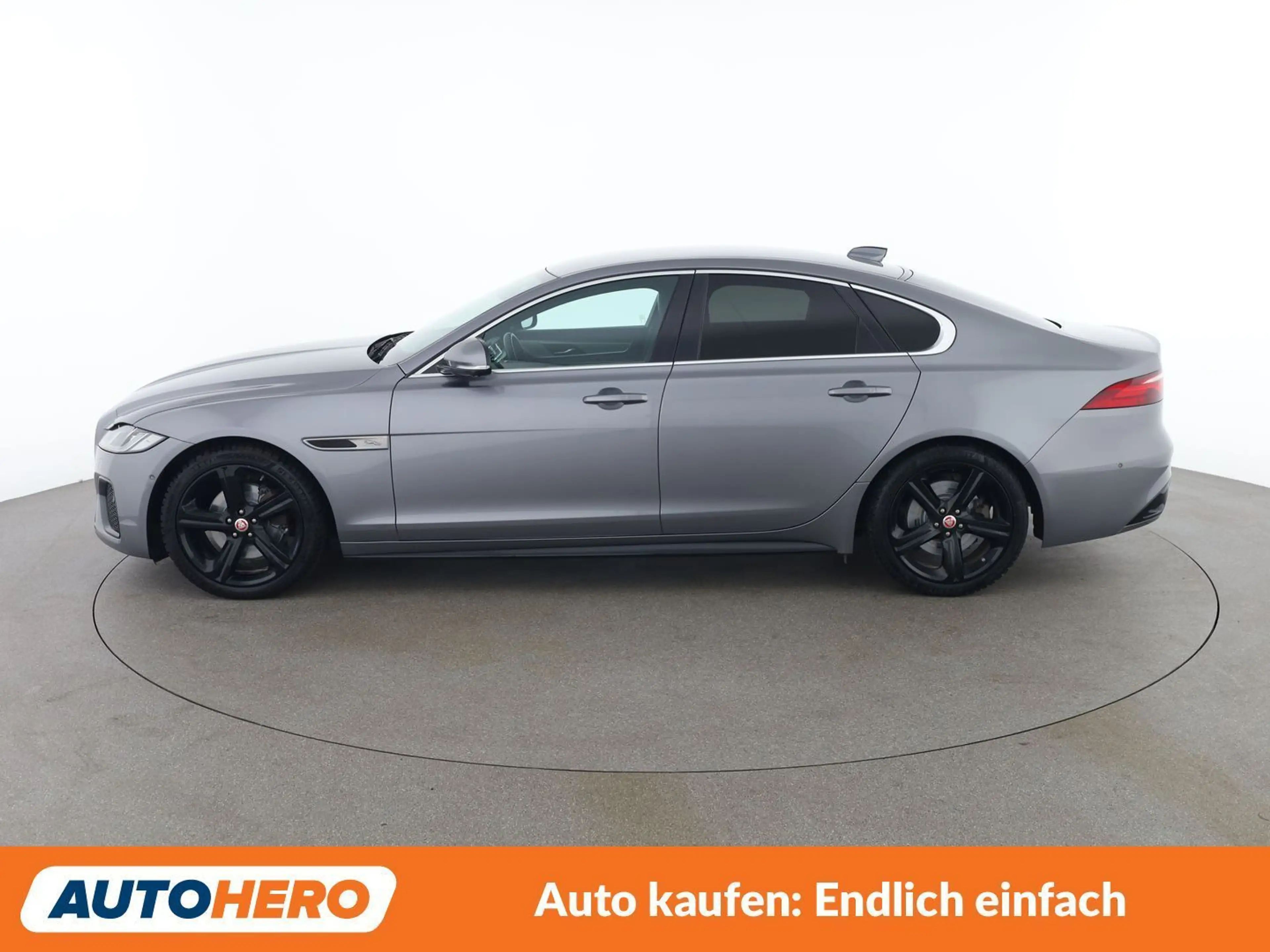 Jaguar XF D200 Mild-Hybrid R-Dynamic SE AWD — photo 3