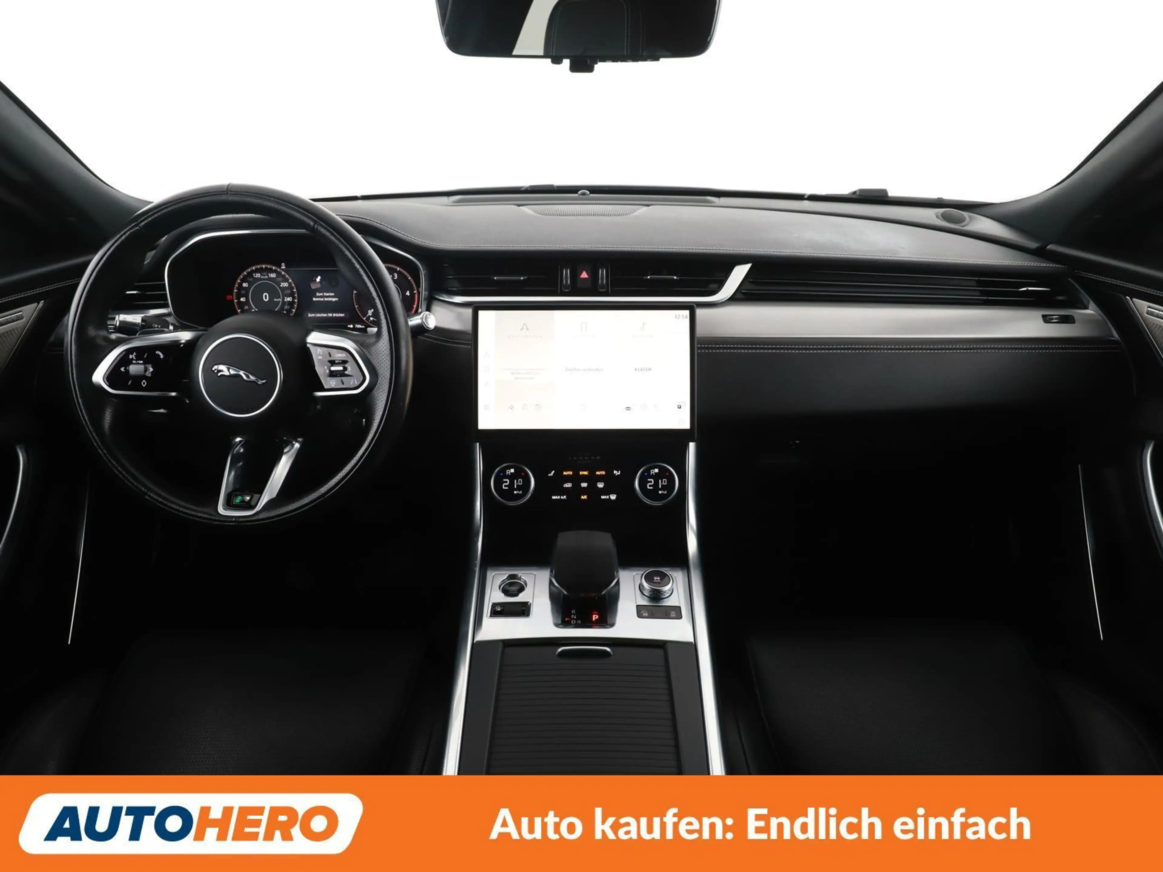 Jaguar XF D200 Mild-Hybrid R-Dynamic SE AWD — photo 12