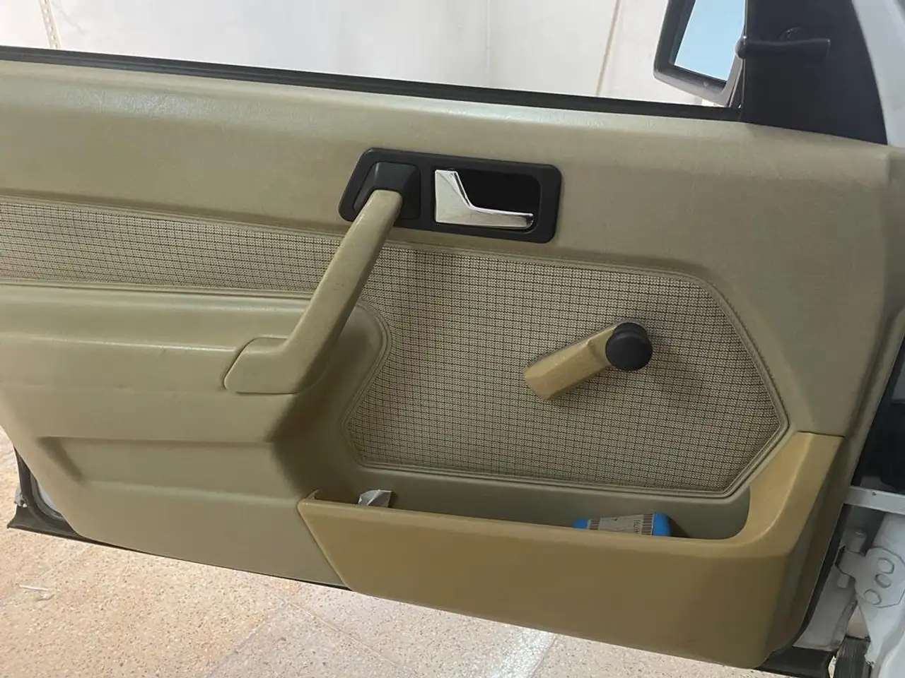Daimler Benz 190 E, foto 8