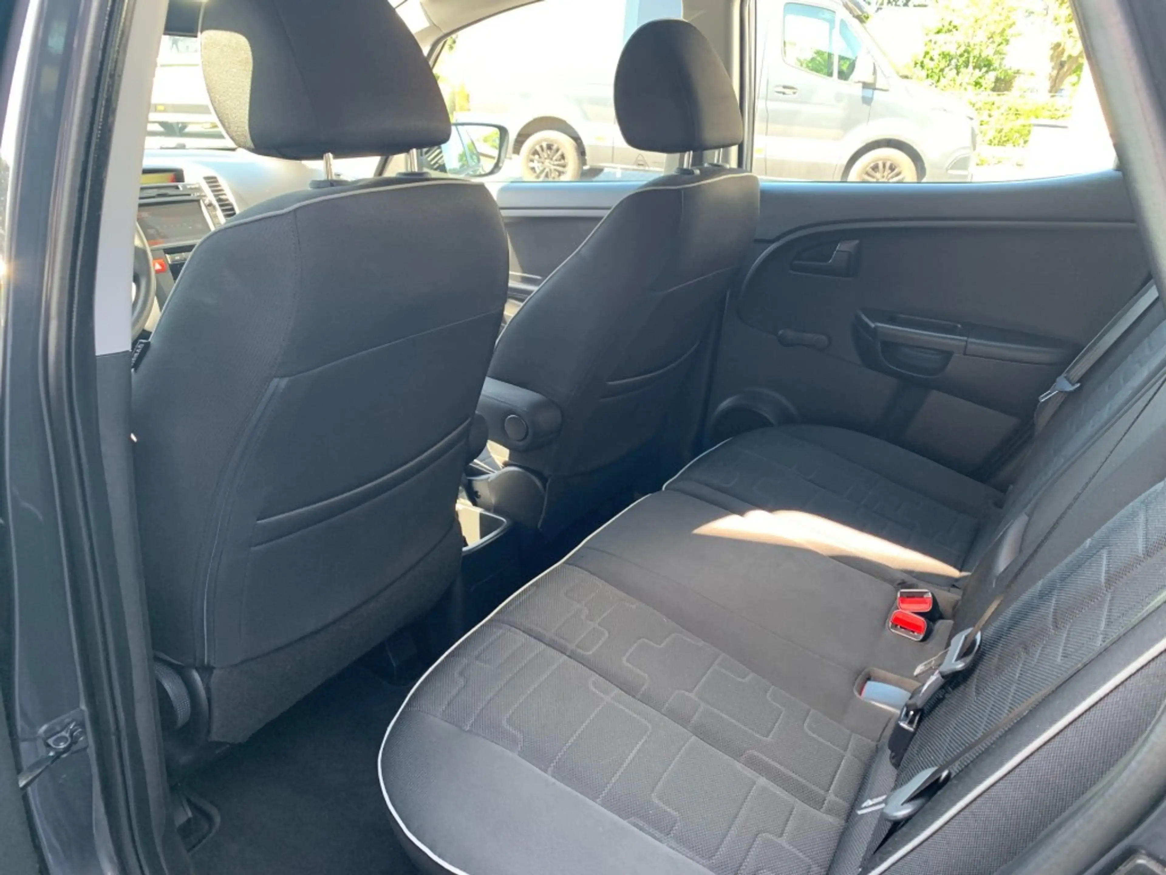 Kia Venga 1.6 CVVT Comfort Pack, Automaat, Airco, Cruise con — photo 13