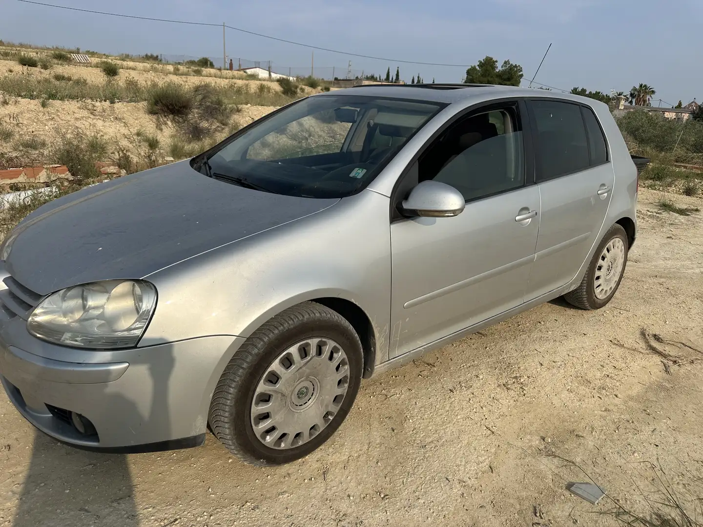 Volkswagen Golf 1.9TDI Highline - 1