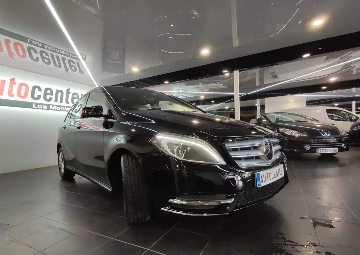 Mercedes-Benz B 180 CDI BlueEFFICIENCY Schwarz - 2