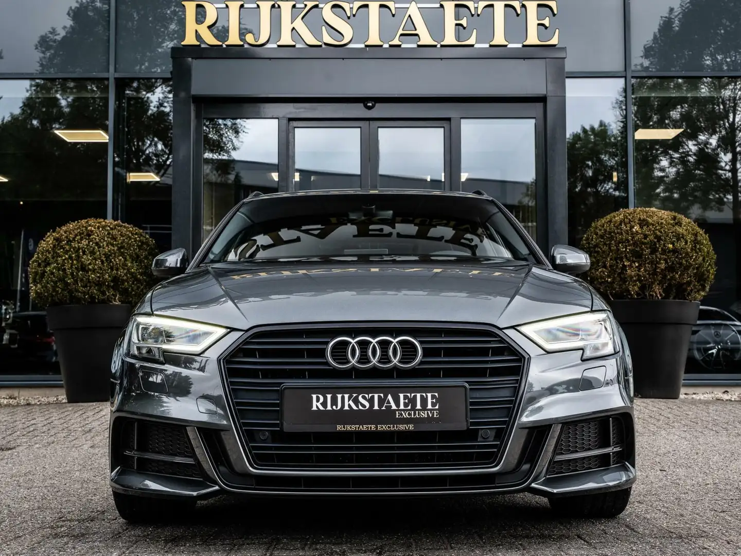 Audi A3 Sportback 1.4 TFSI|S-LINE|19''|ACC|XENON|FACELIFT Grijs - 2