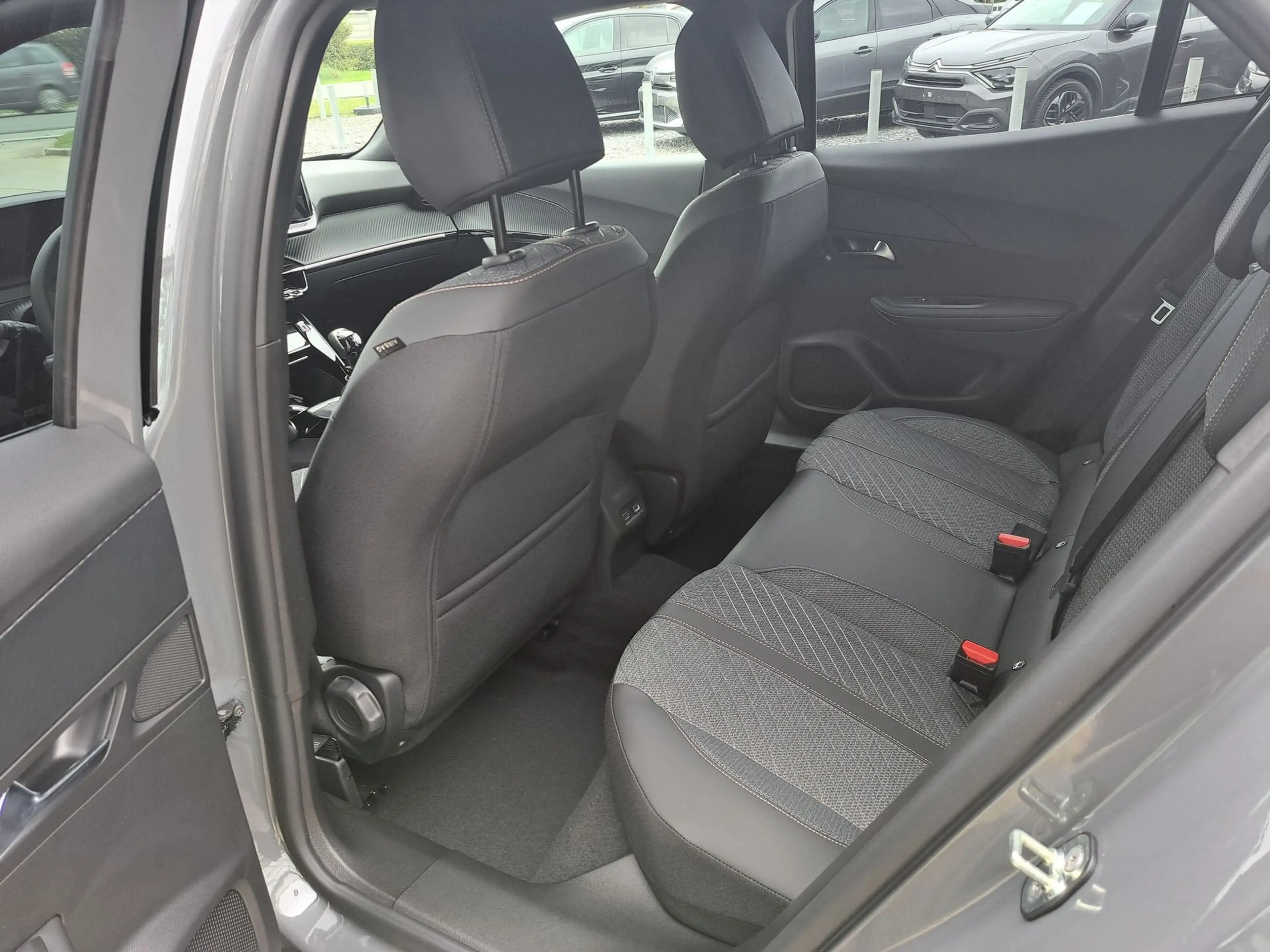 Peugeot 2008 2008 TURBO 100 ALLURE — photo 9
