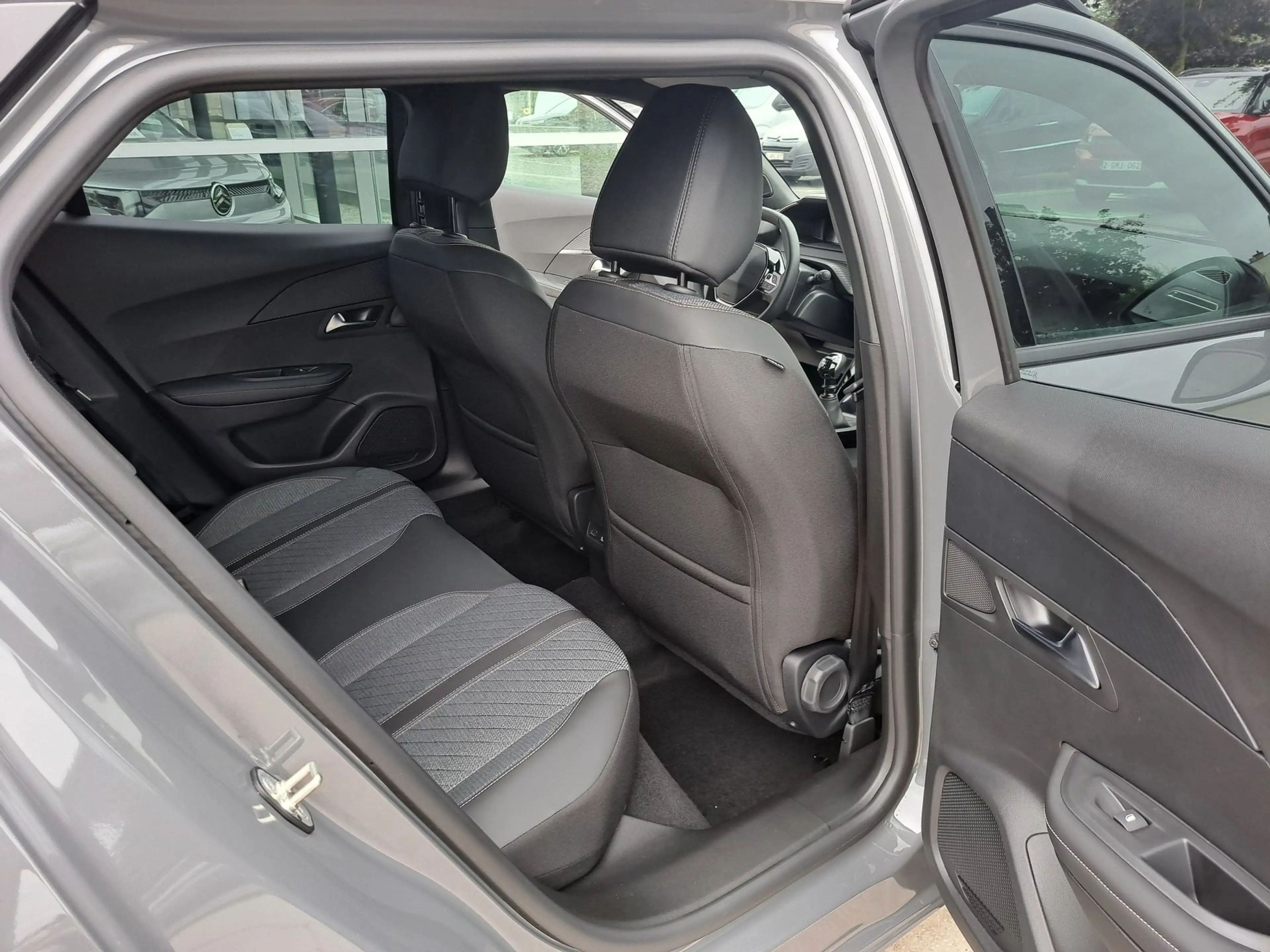Peugeot 2008 2008 TURBO 100 ALLURE — photo 11