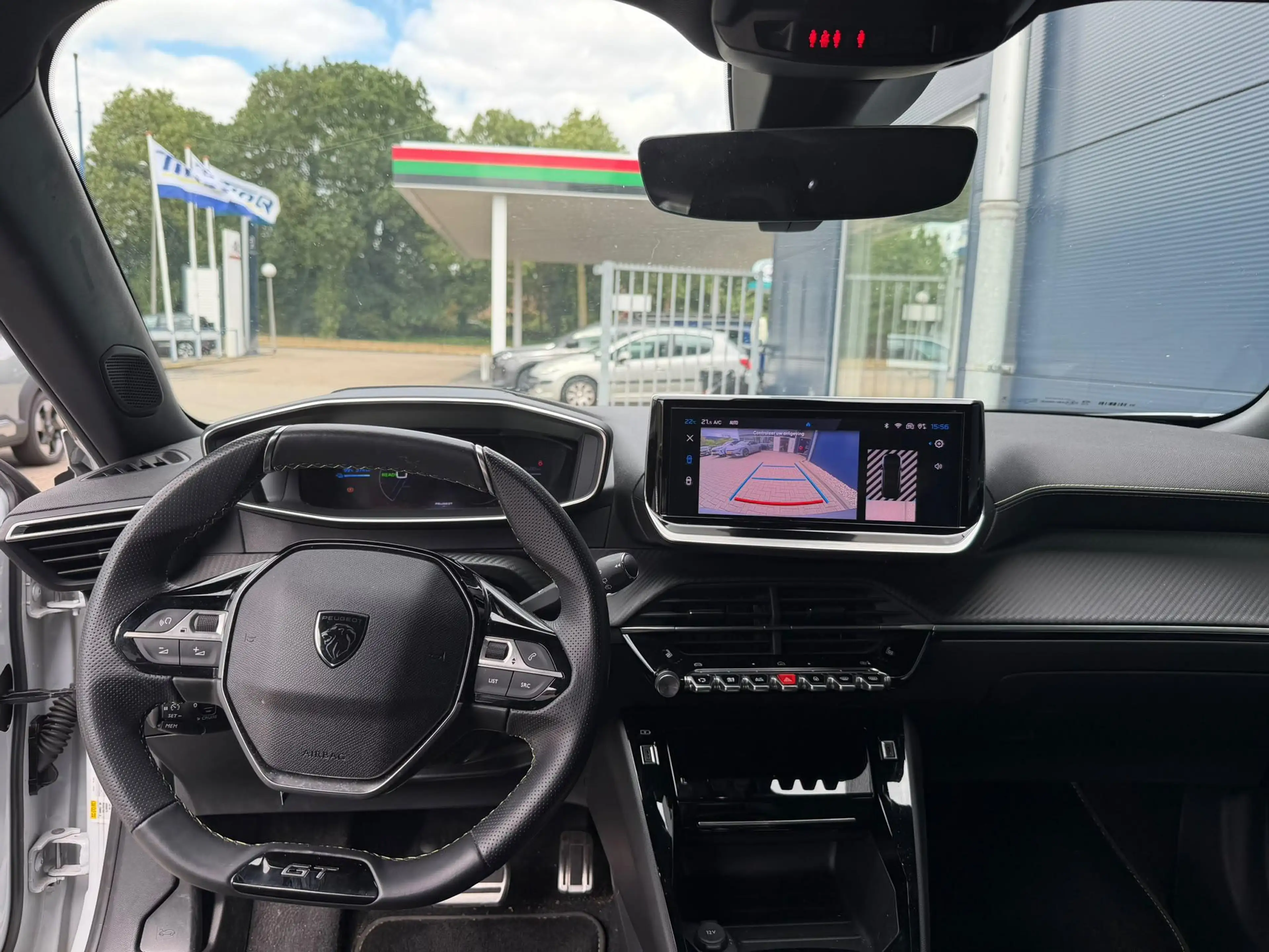 Peugeot e-2008 EV GT First Edition 54 kWh | Navigatie | Apple Car — photo 10