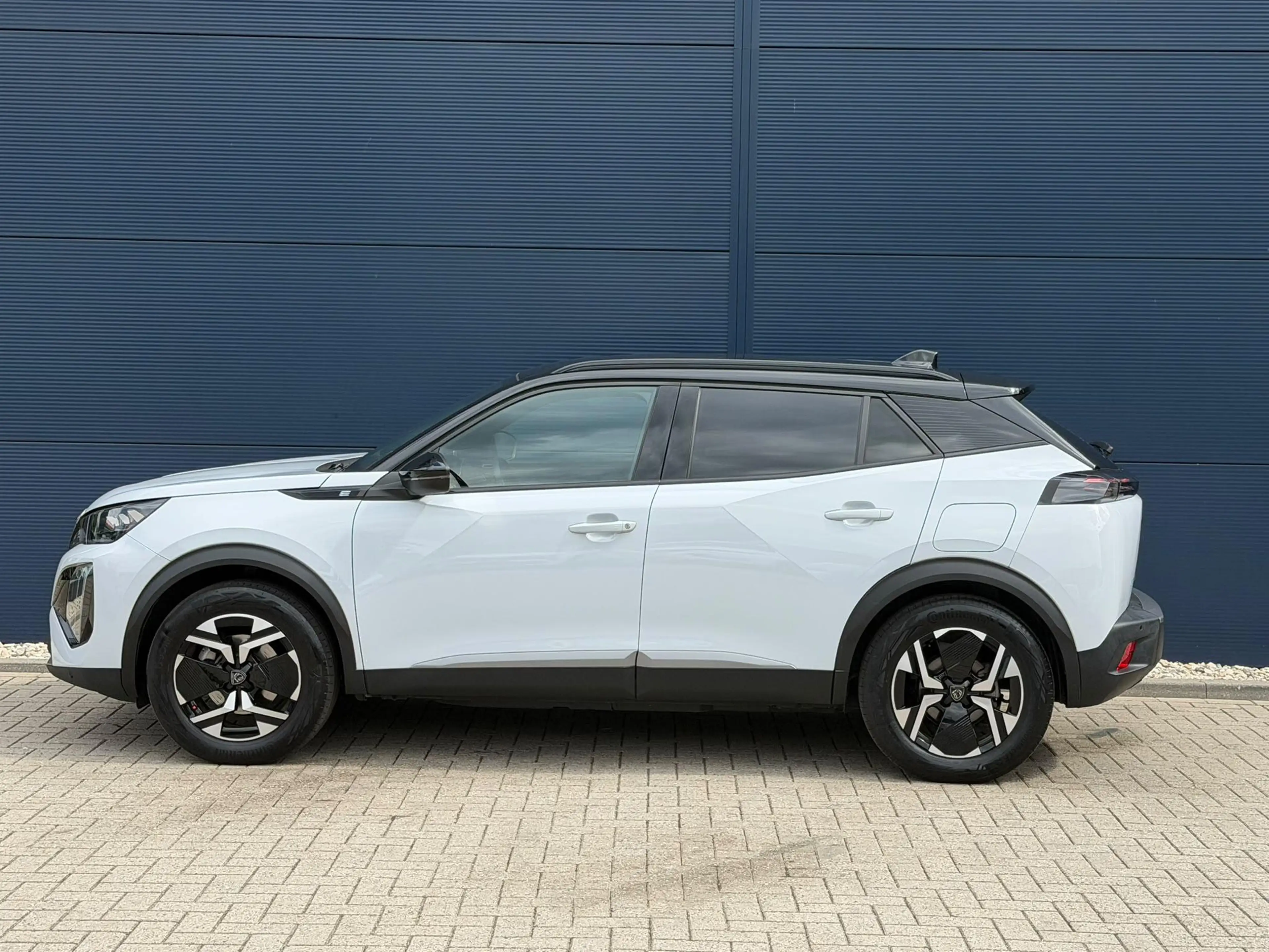 Peugeot e-2008 EV GT First Edition 54 kWh | Navigatie | Apple Car — photo 9