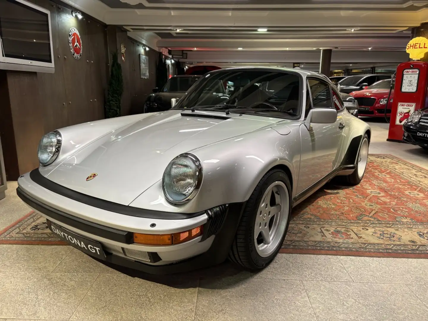 Porsche 930 3.3 Turbo Coupé Plateado - 2