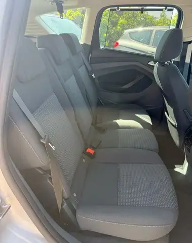 Ford C-Max view 10