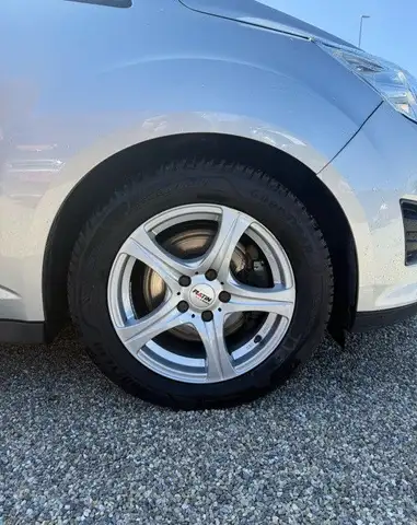 Ford C-Max view 8