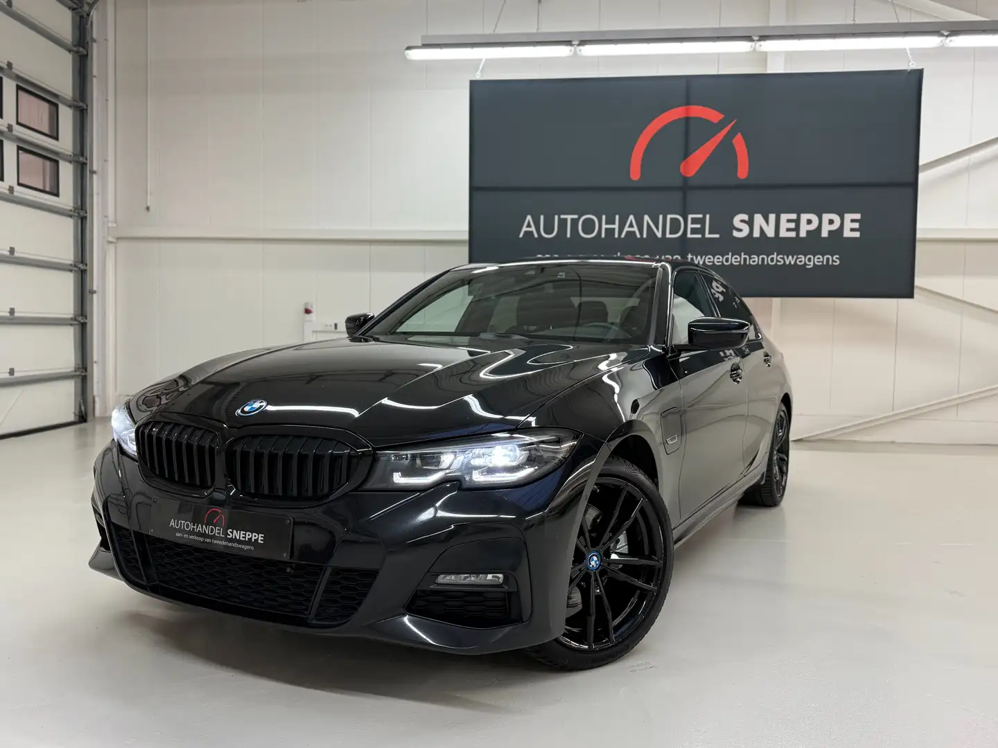 BMW 320 320e Aut. M Sportpakket/Led/M Shadowline/Enz.. Schwarz - 1