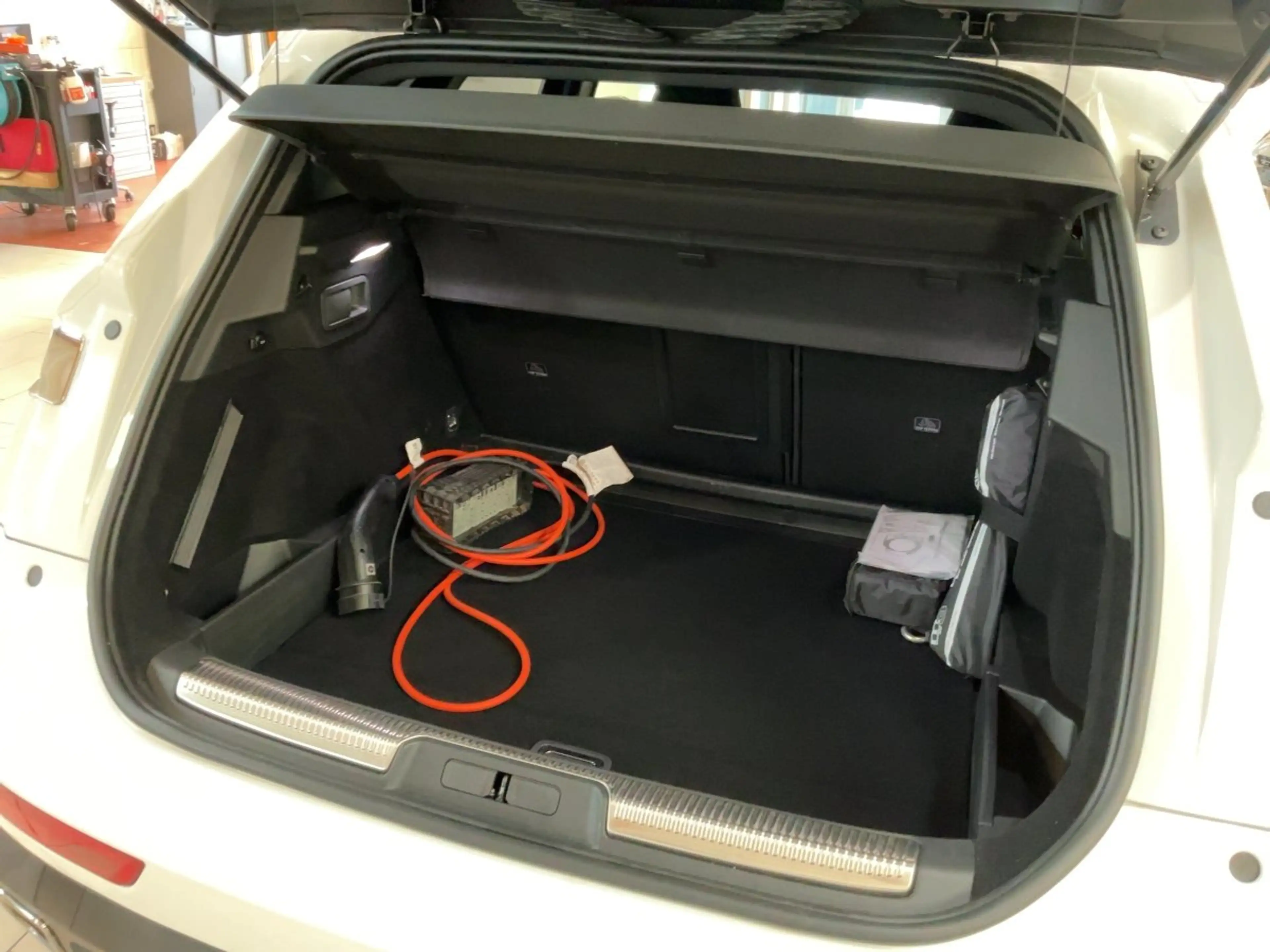 DS Automobiles DS 7 225 S&S 4x2 E-Tense W Bastille + LED+KlimaA — photo 8