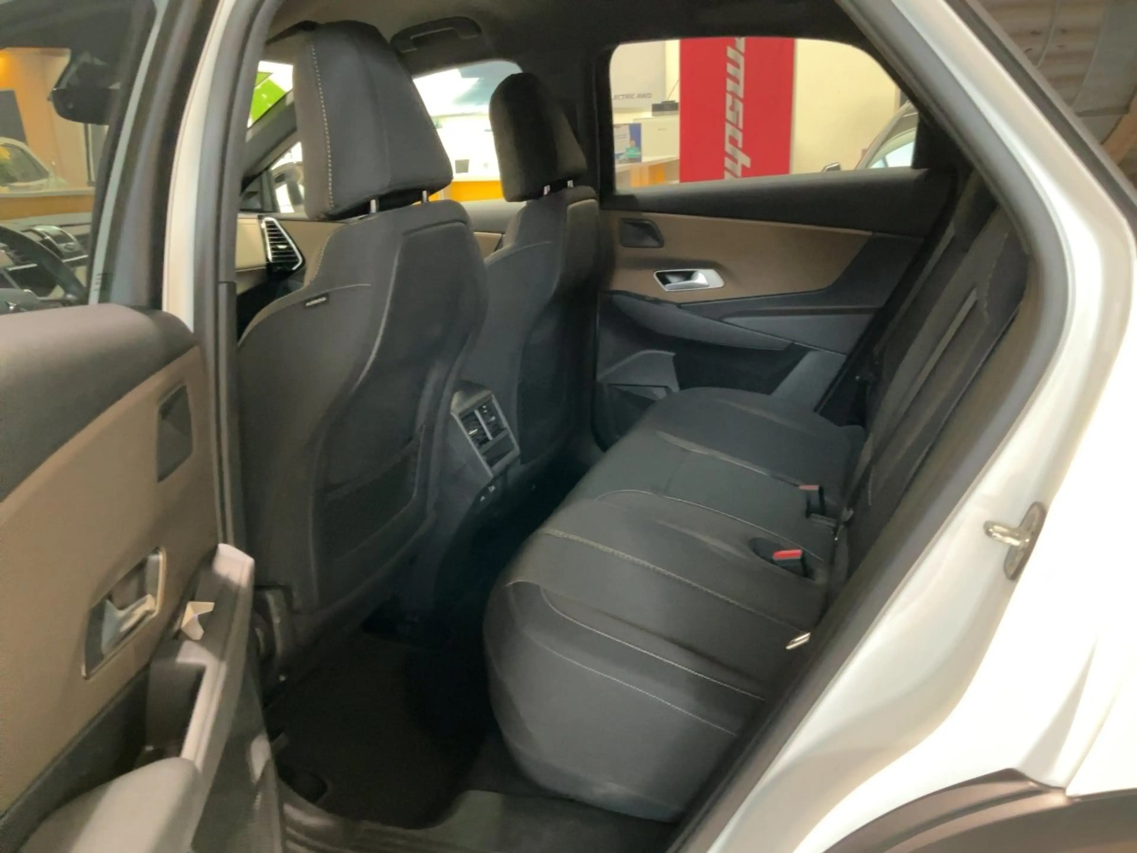 DS Automobiles DS 7 225 S&S 4x2 E-Tense W Bastille + LED+KlimaA — photo 10
