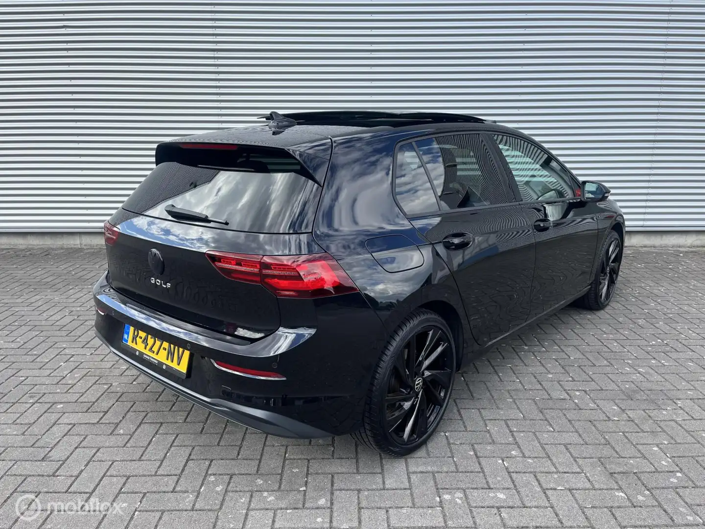 Volkswagen Golf 1.5 TSI | Pano | Sfeerverl | All Season | Negro - 2