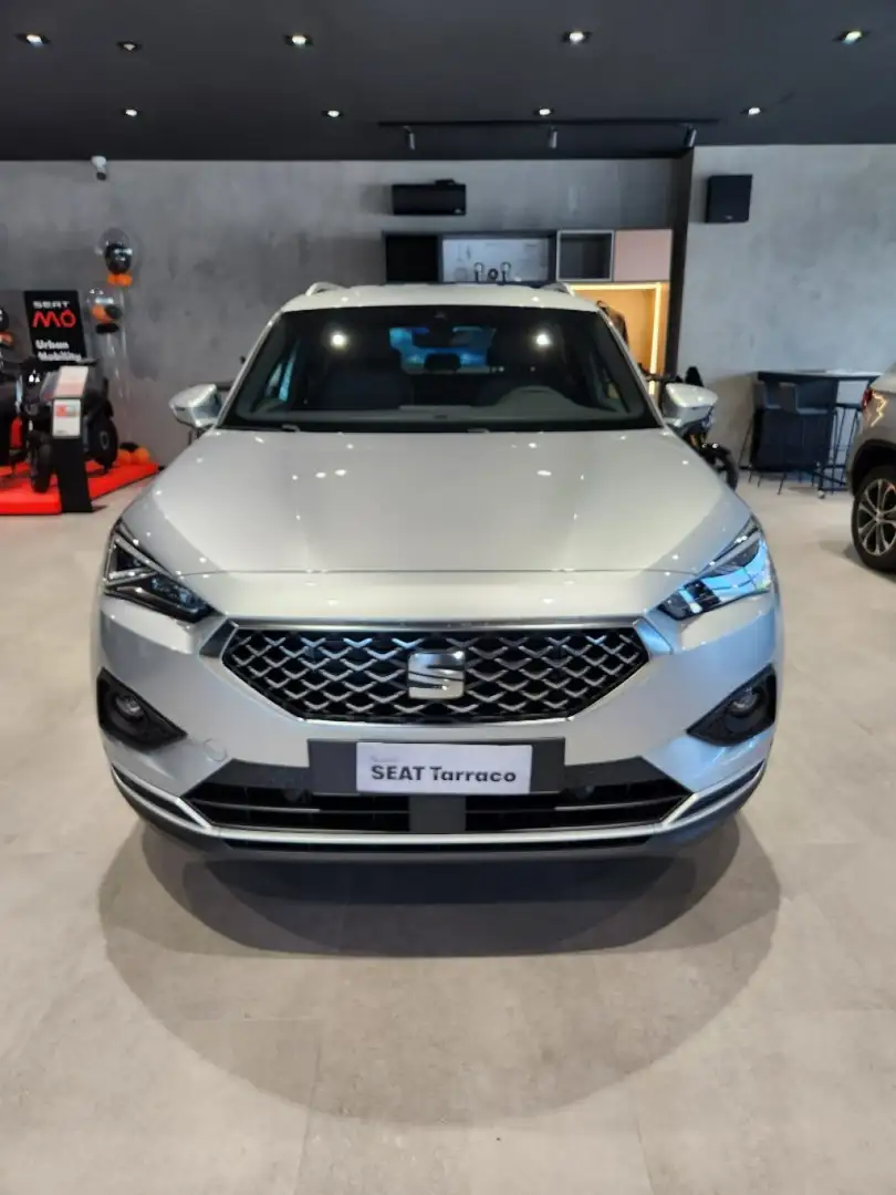 SEAT Tarraco 1.4 e-hybrid phev 245 cv DSG 6marce 2wd Plateado - 1