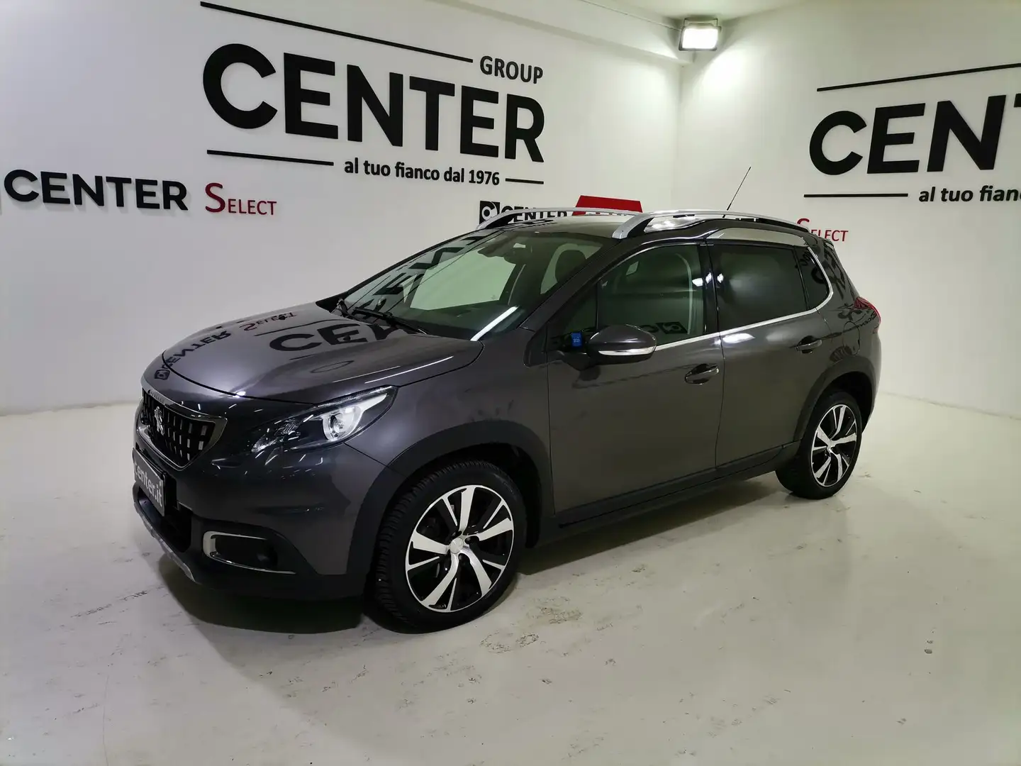 Peugeot 2008 BlueHDi 120 S&S Allure Braun - 1
