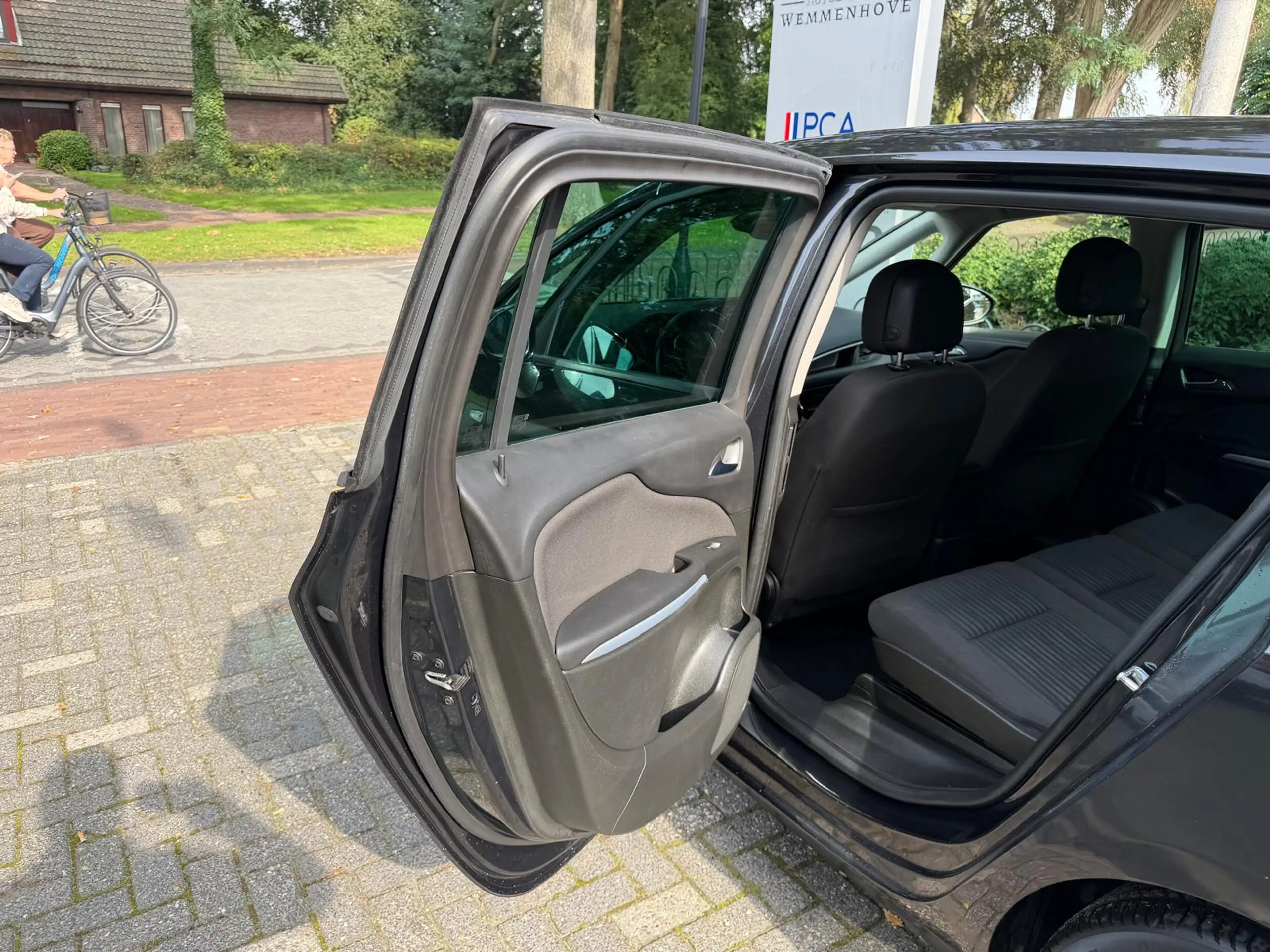 Opel Zafira Tourer 1.4 Edition 7p. — photo 36