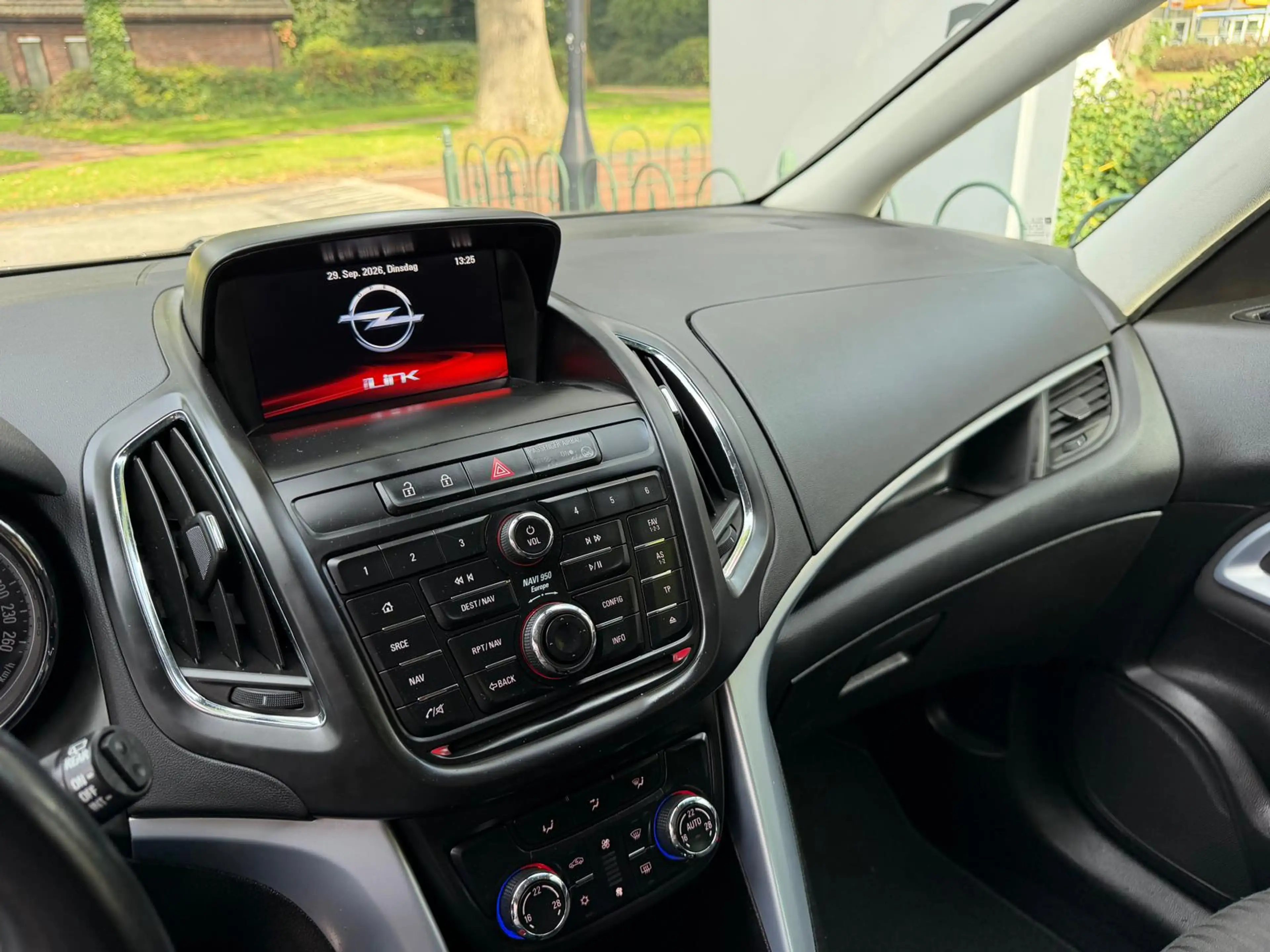 Opel Zafira Tourer 1.4 Edition 7p. — photo 24